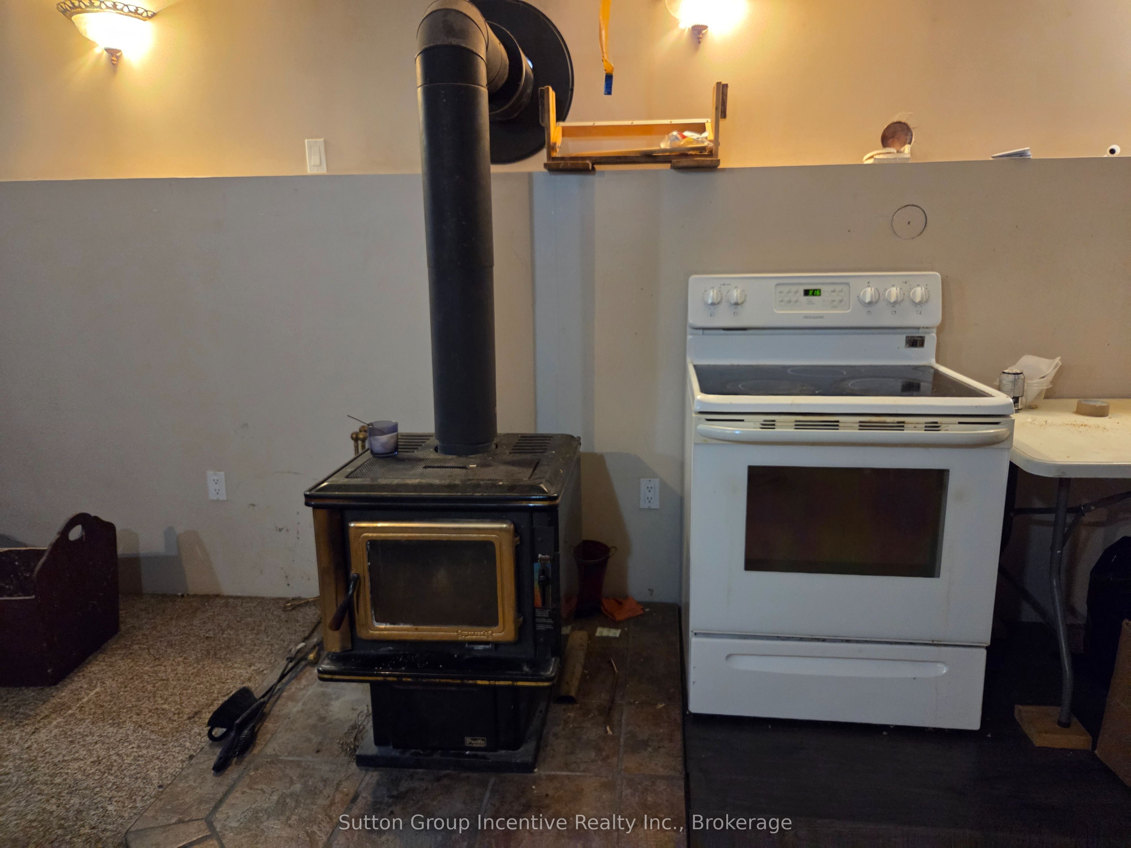 3985 Joyland Drive Property Photo 20
