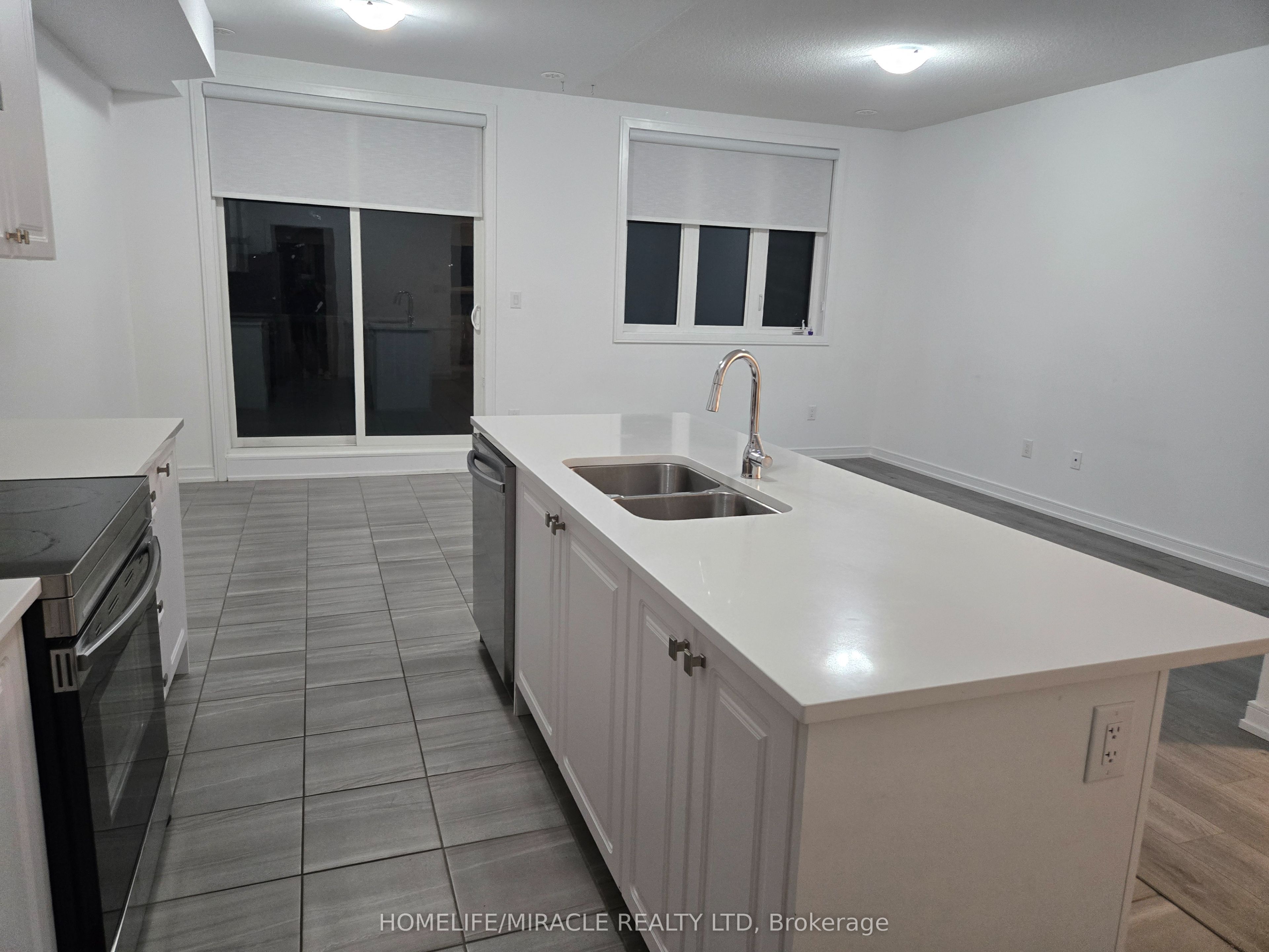 52 Blue Forest Crescent Property Photo 8