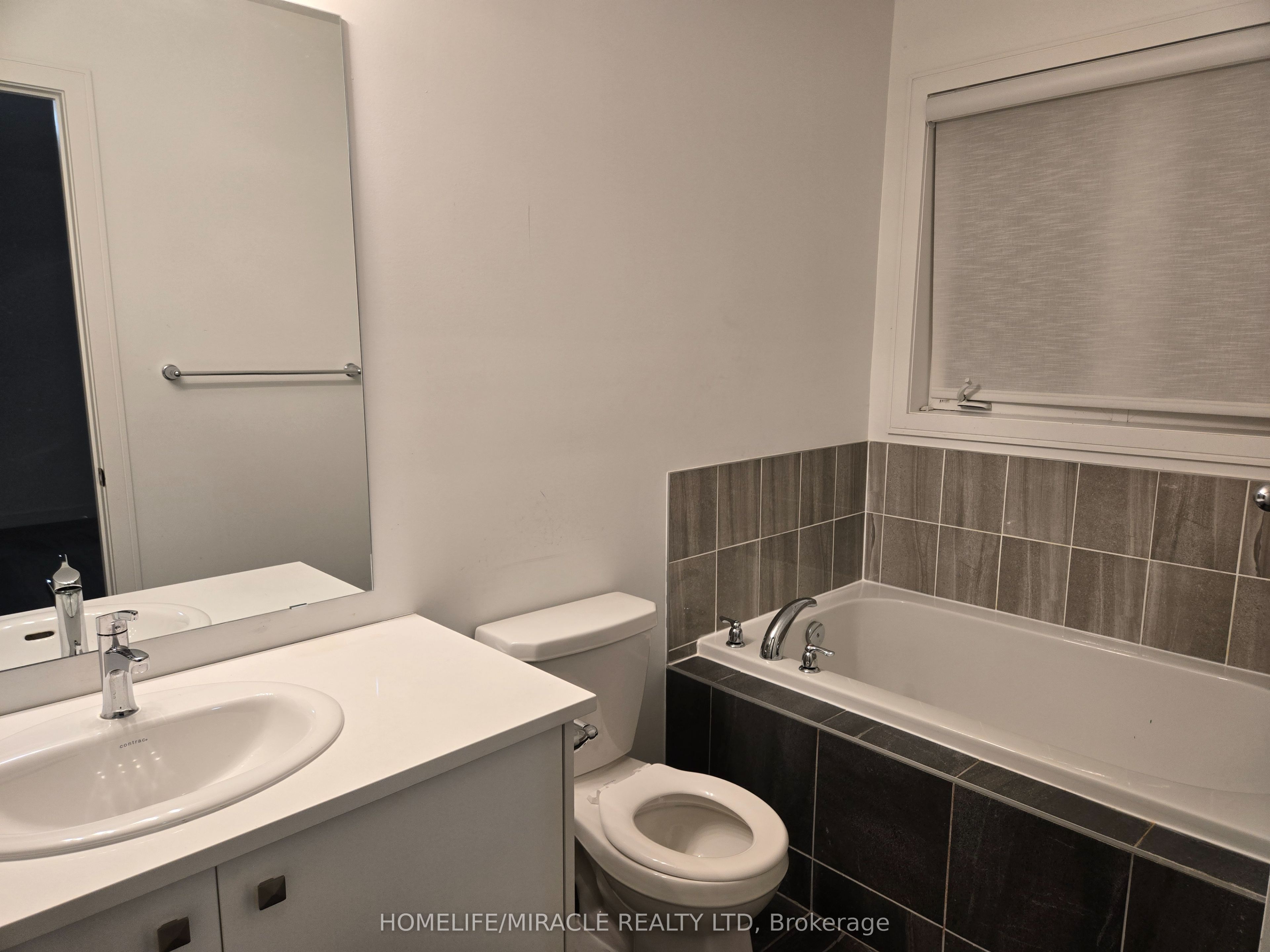 52 Blue Forest Crescent Property Photo 12