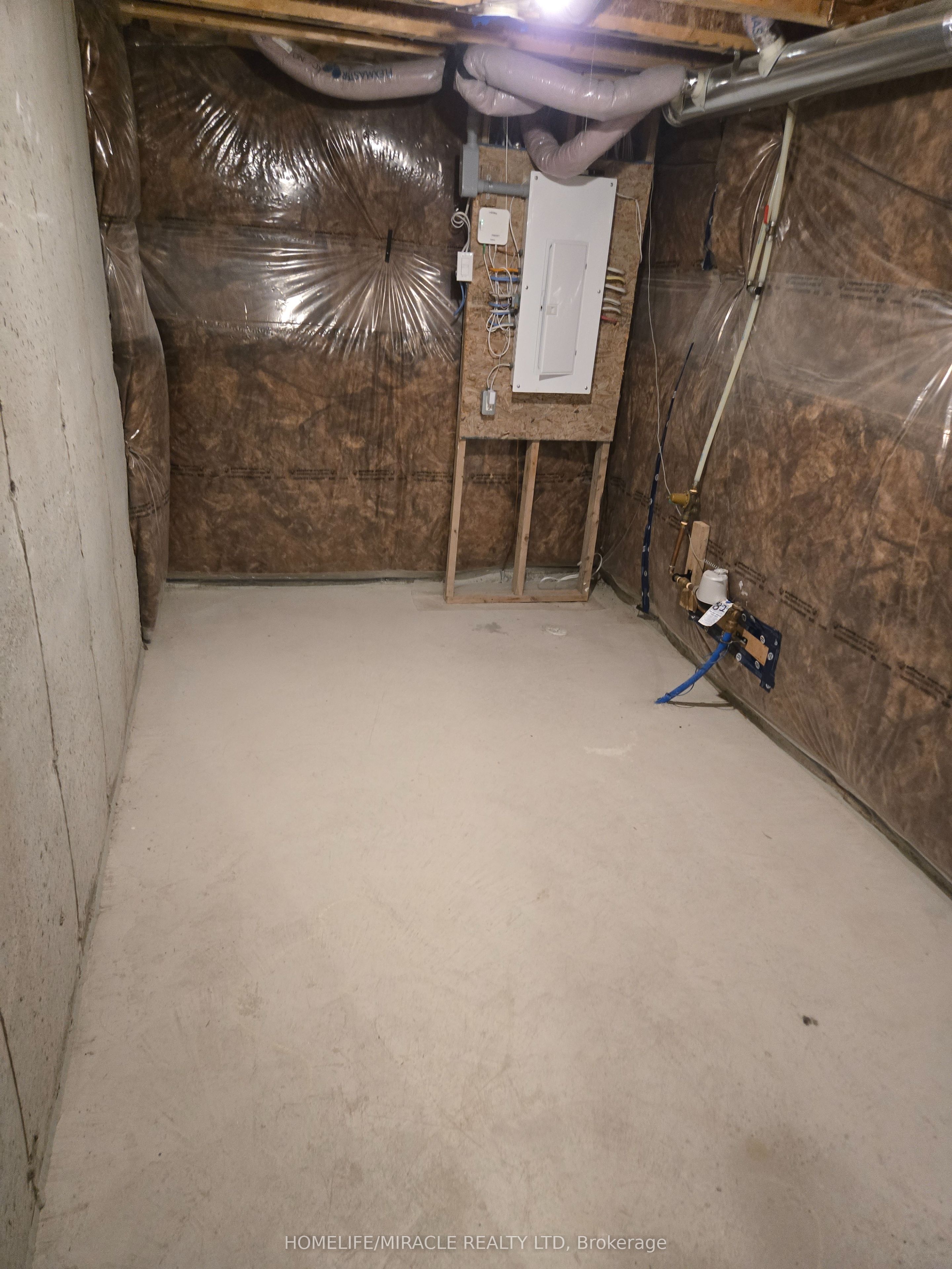52 Blue Forest Crescent Property Photo 17