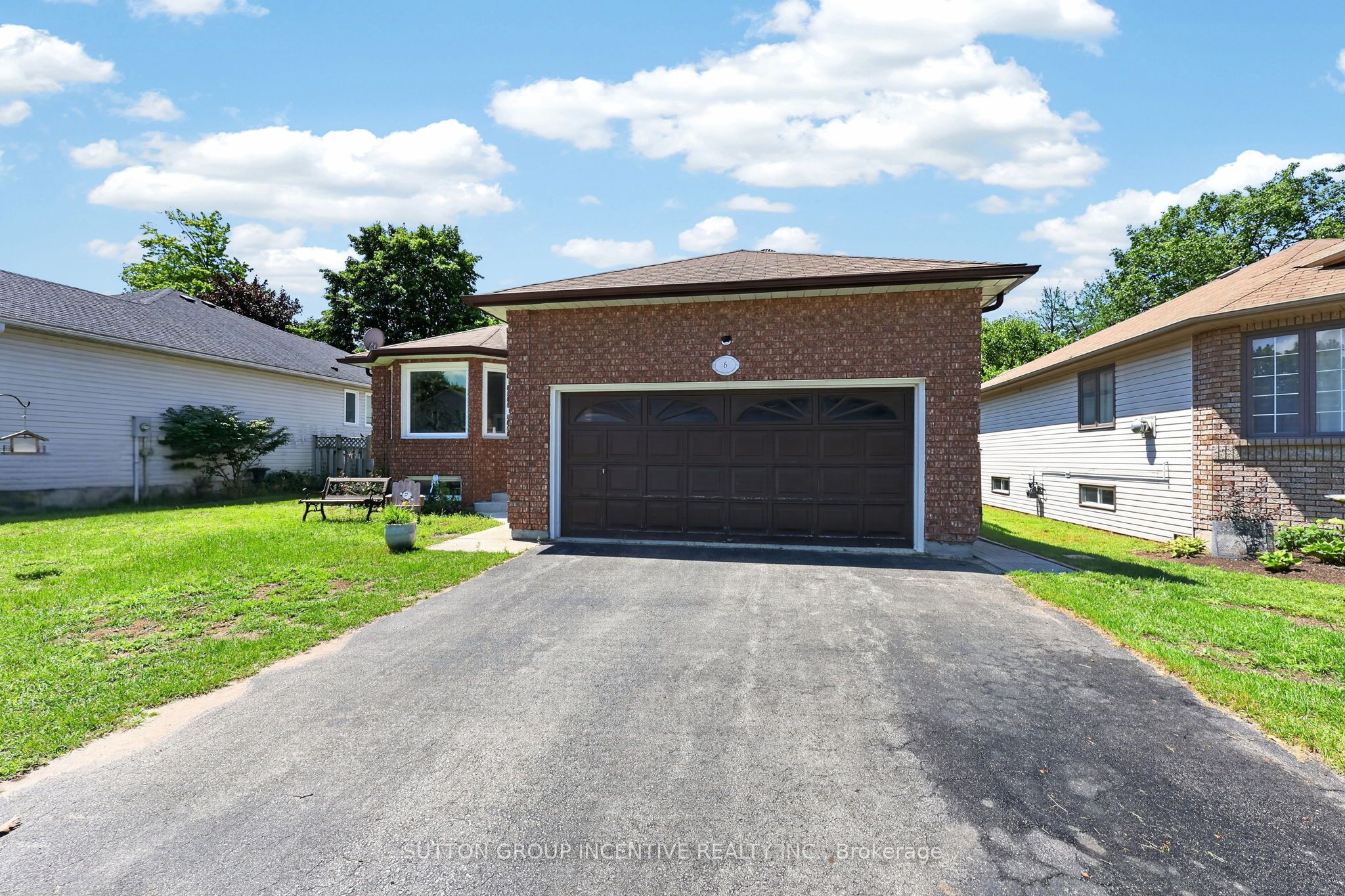 6 Riverdale Drive Property Photo 2
