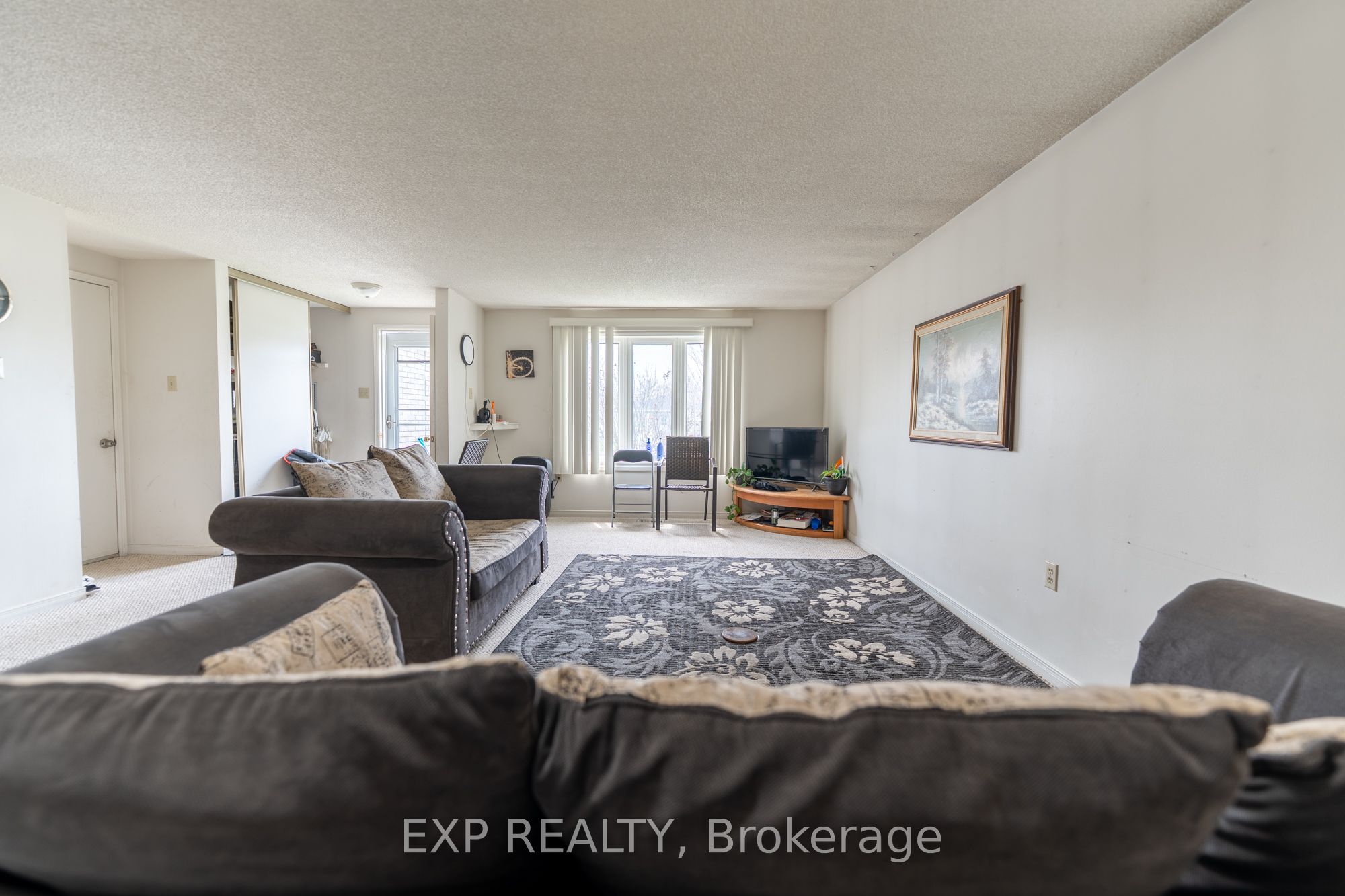 6 Hickling Trail Property Photo 6