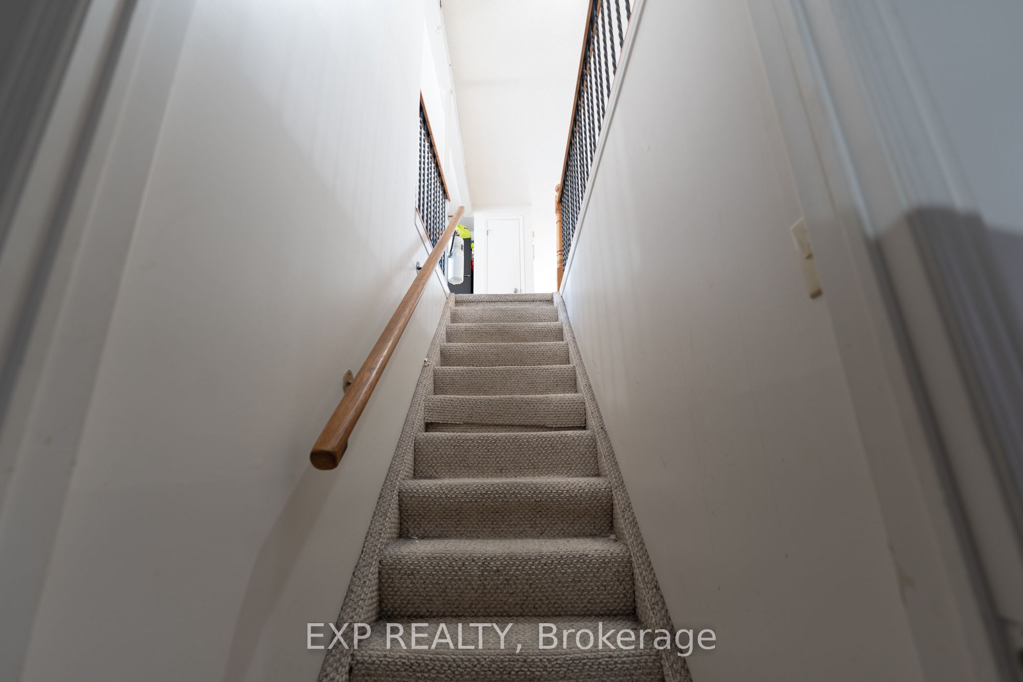 6 Hickling Trail Property Photo 17