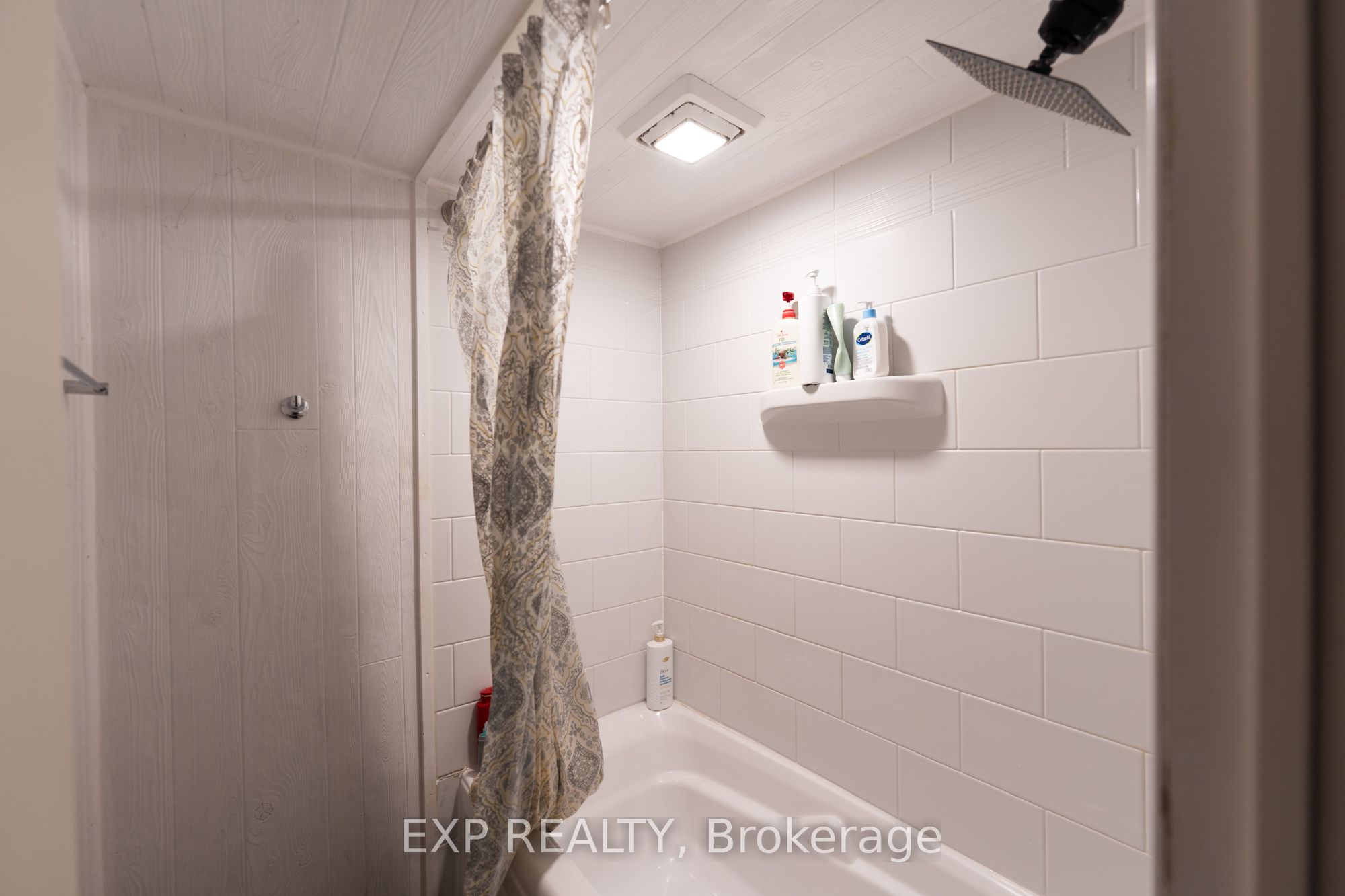 6 Hickling Trail Property Photo 22