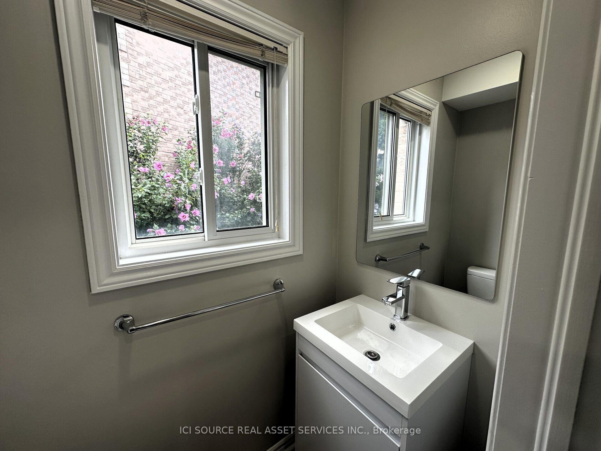 67 Russell Hill Drive Main Property Photo 14