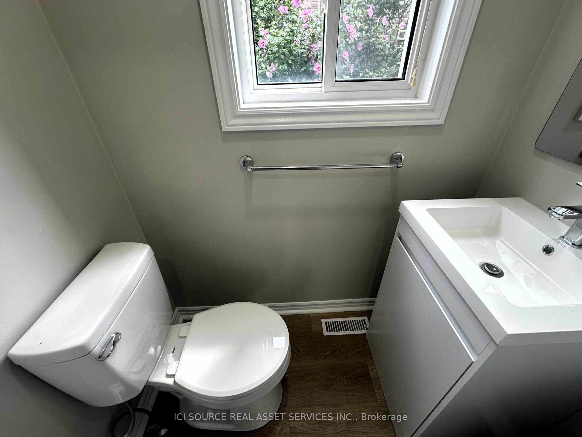 67 Russell Hill Drive Main Property Photo 15