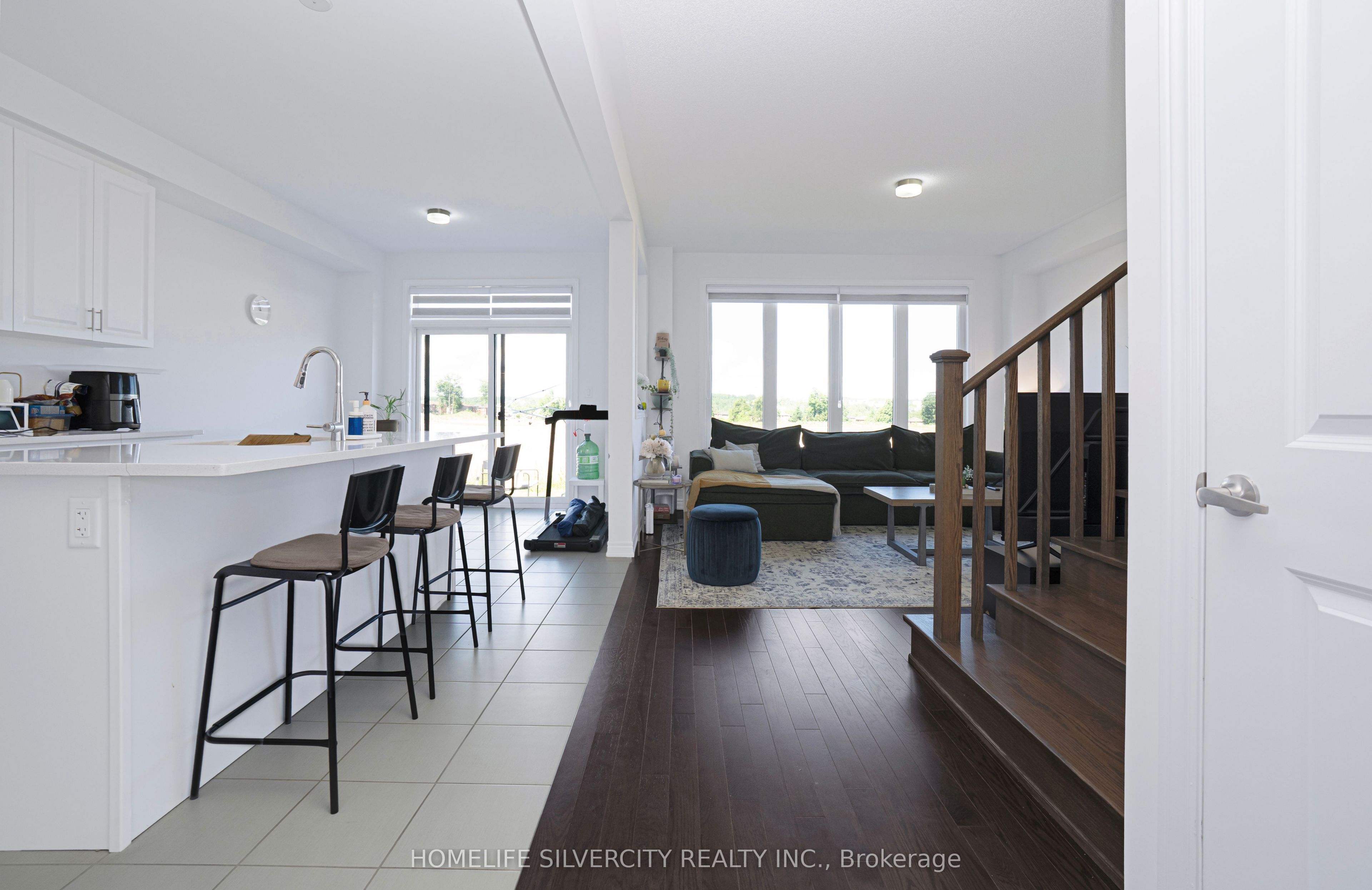 12 Kingsbury Trail Property Photo 13