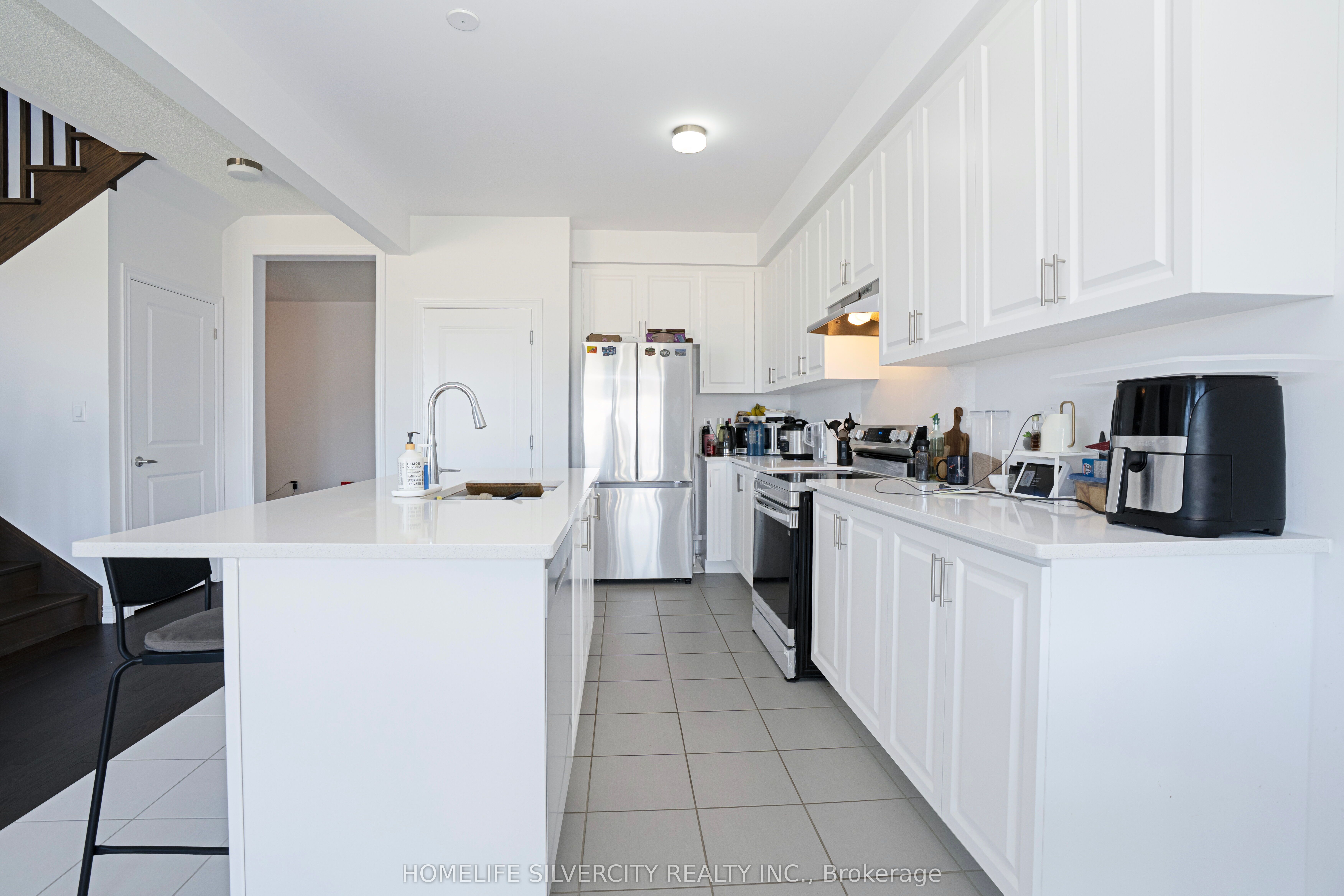 12 Kingsbury Trail Property Photo 14
