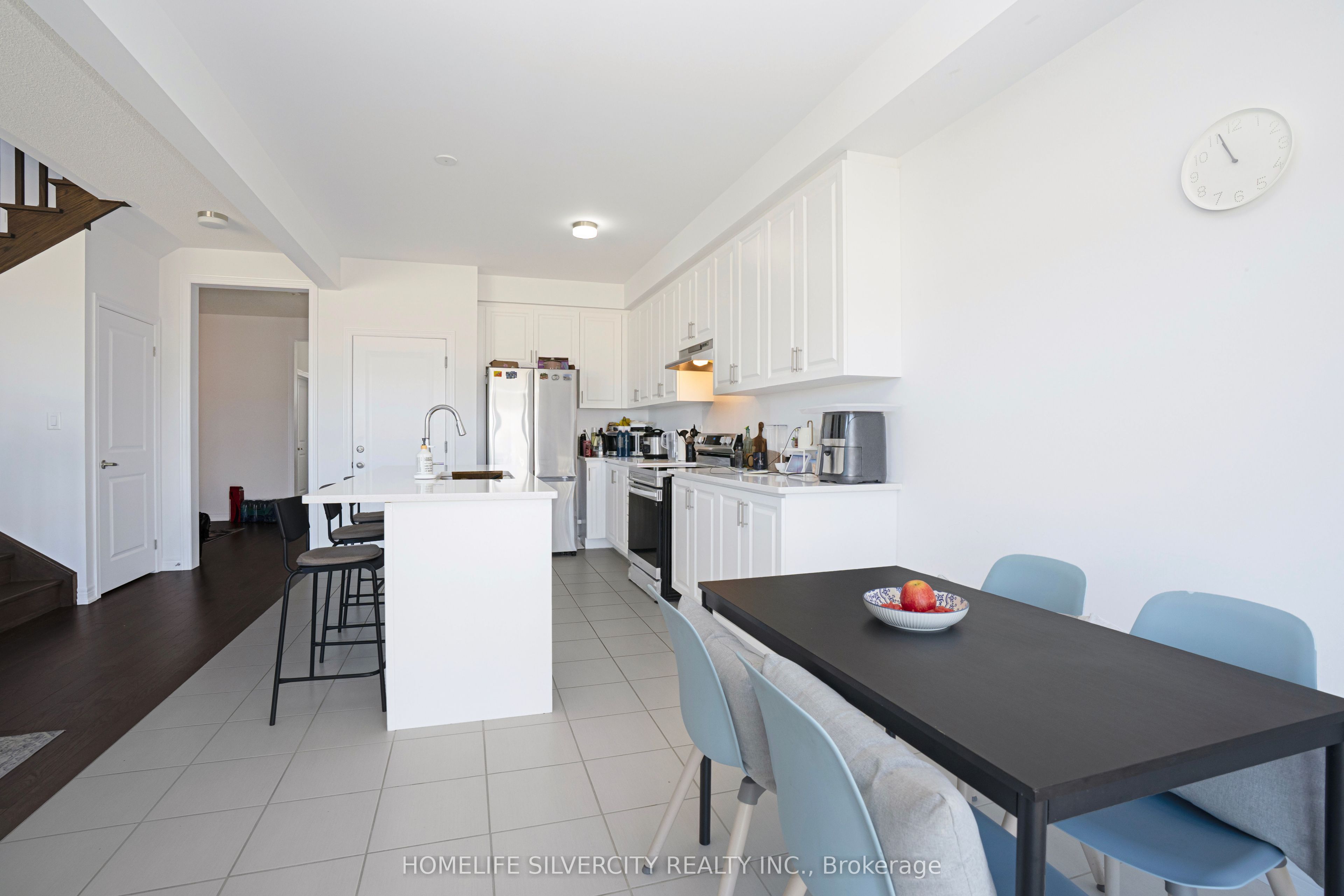 12 Kingsbury Trail Property Photo 15