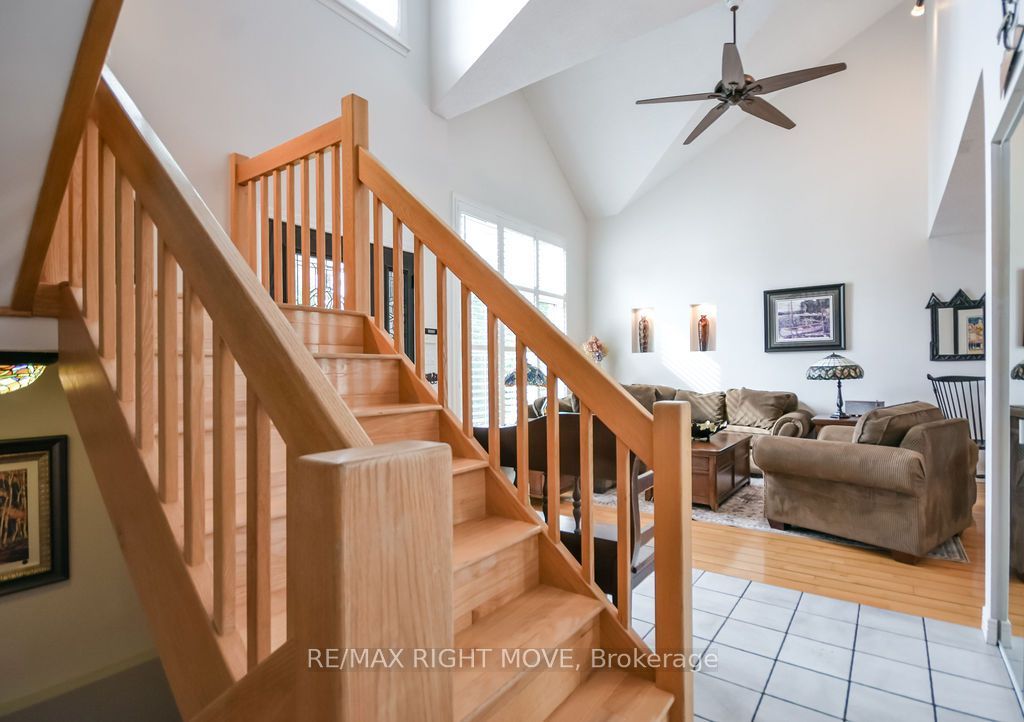 2640 Westshore Crescent Property Photo 5