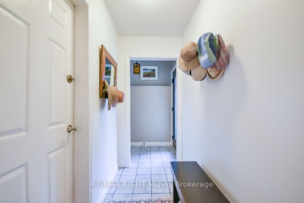 2640 Westshore Crescent Property Photo 19