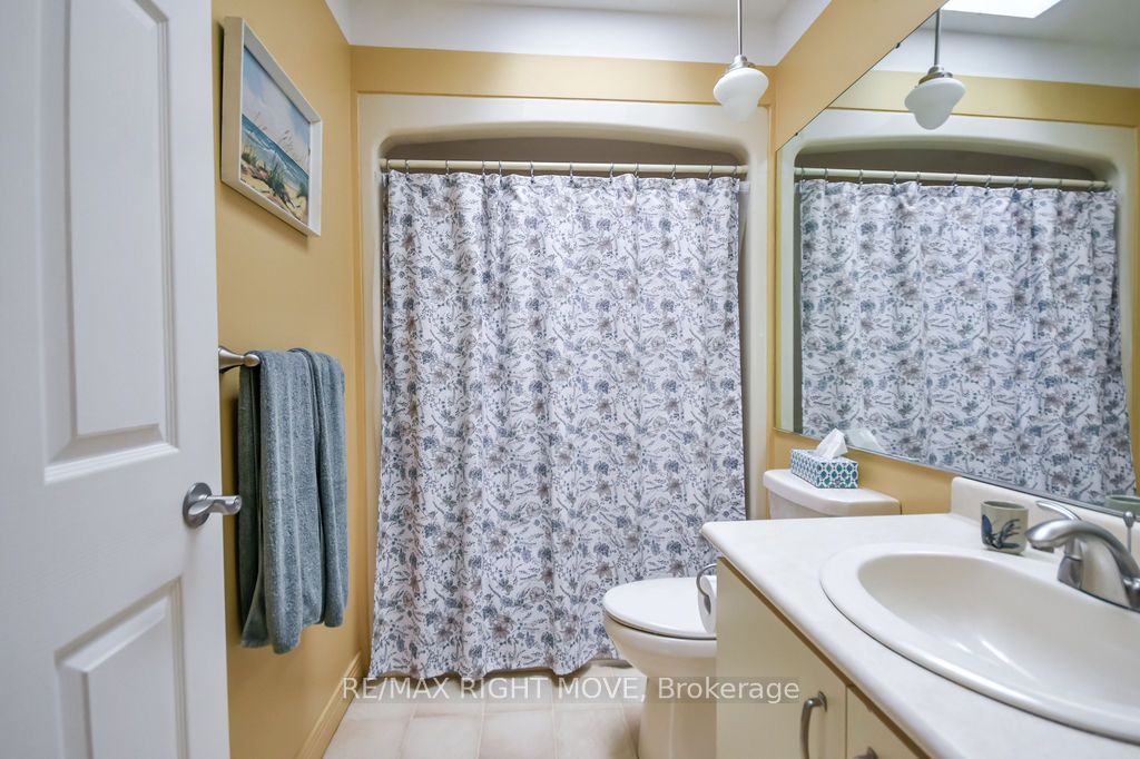 2640 Westshore Crescent Property Photo 34