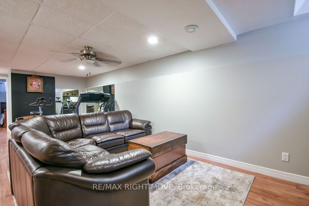 2640 Westshore Crescent Property Photo 37
