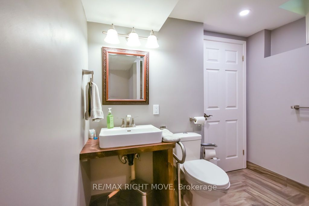 2640 Westshore Crescent Property Photo 41