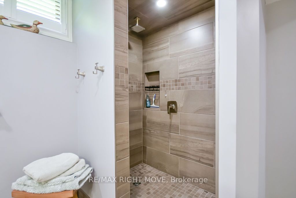 2640 Westshore Crescent Property Photo 42