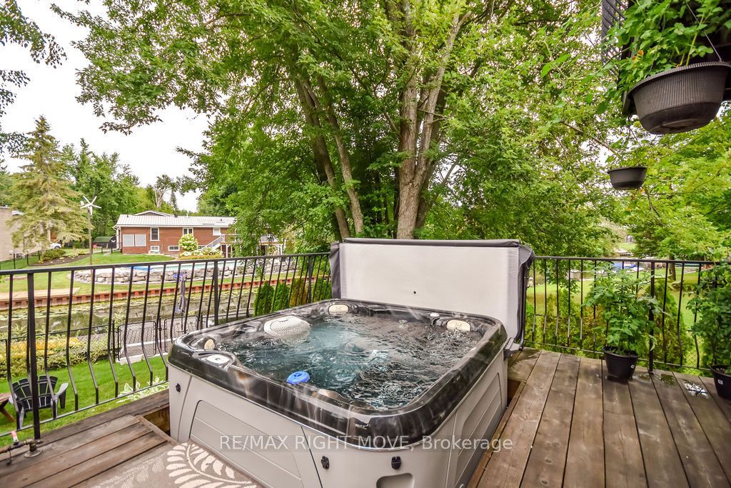 2640 Westshore Crescent Property Photo 48