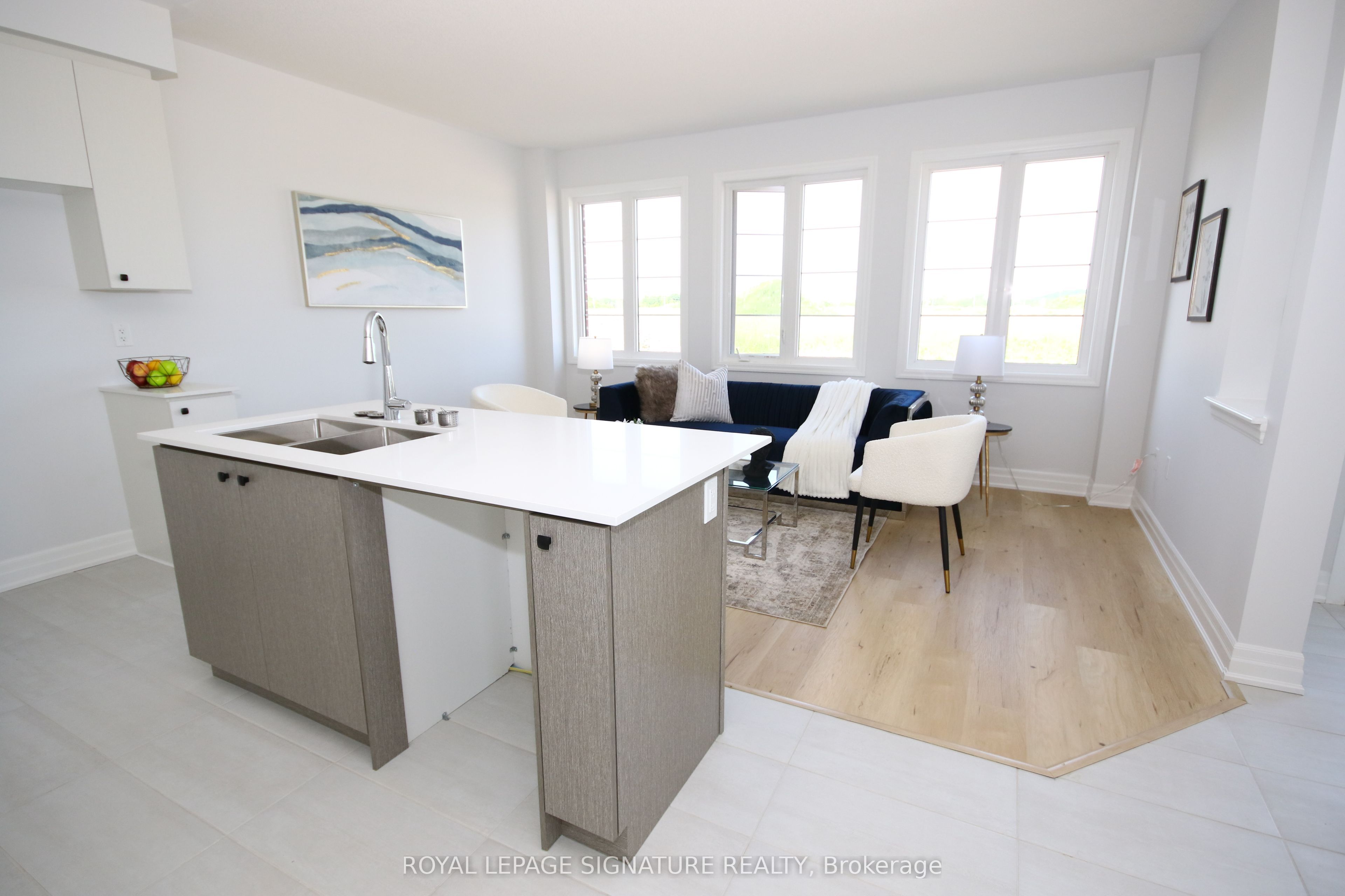 131 Union Boulevard Property Photo 2