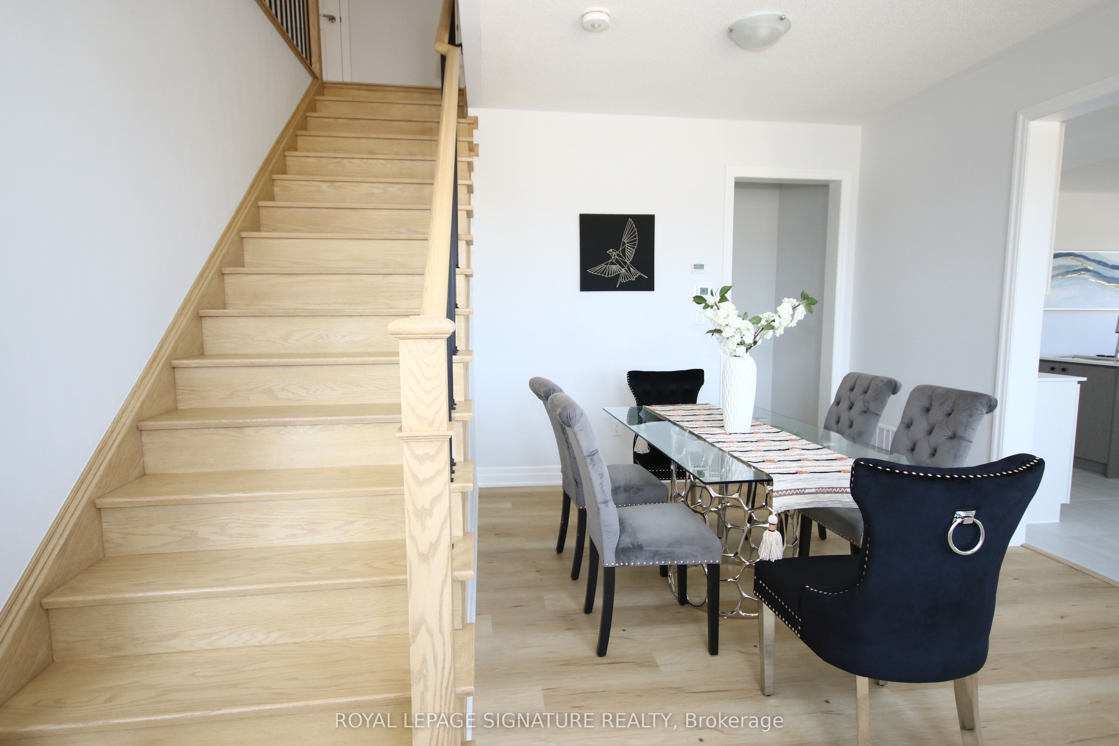 131 Union Boulevard Property Photo 5