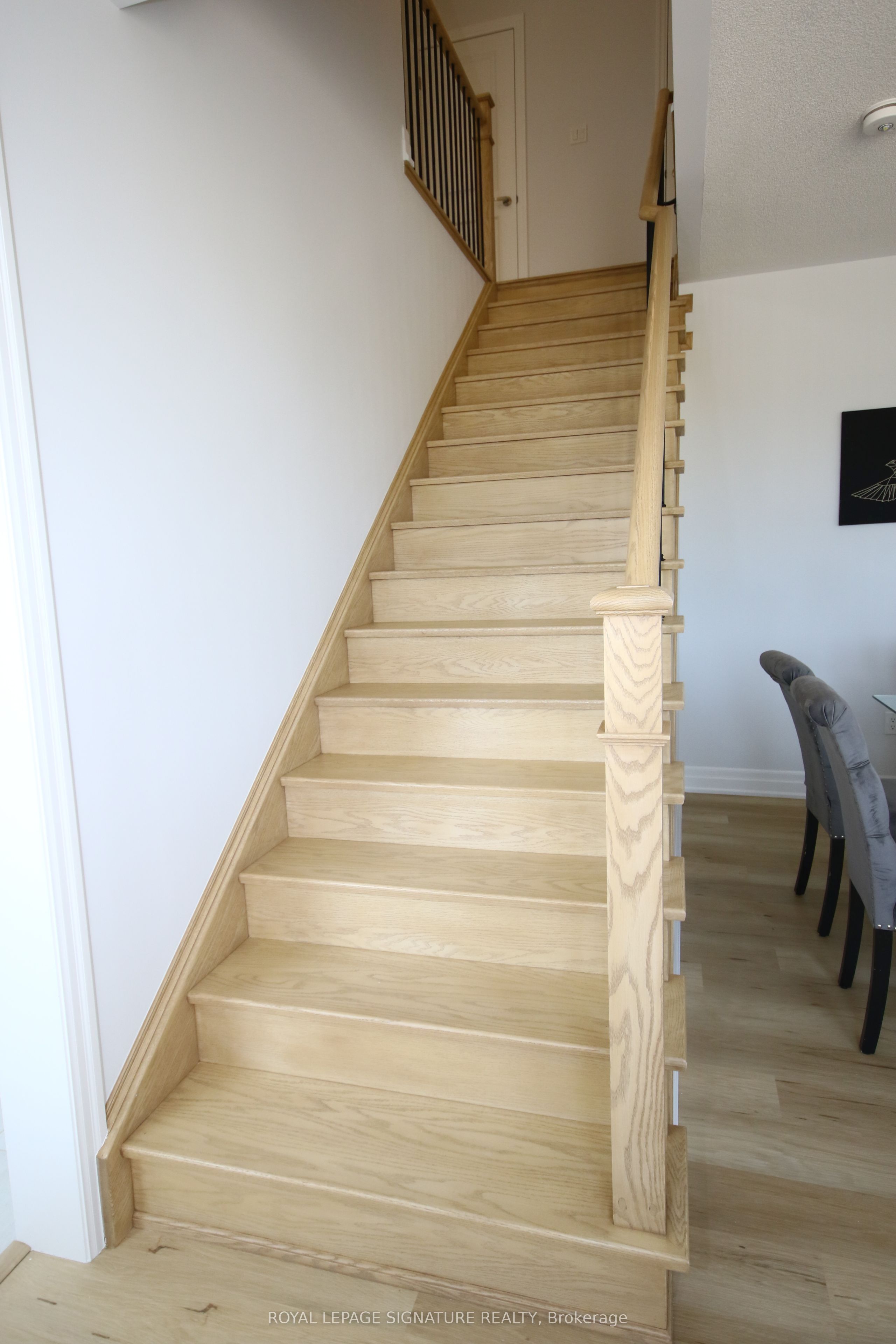 131 Union Boulevard Property Photo 6