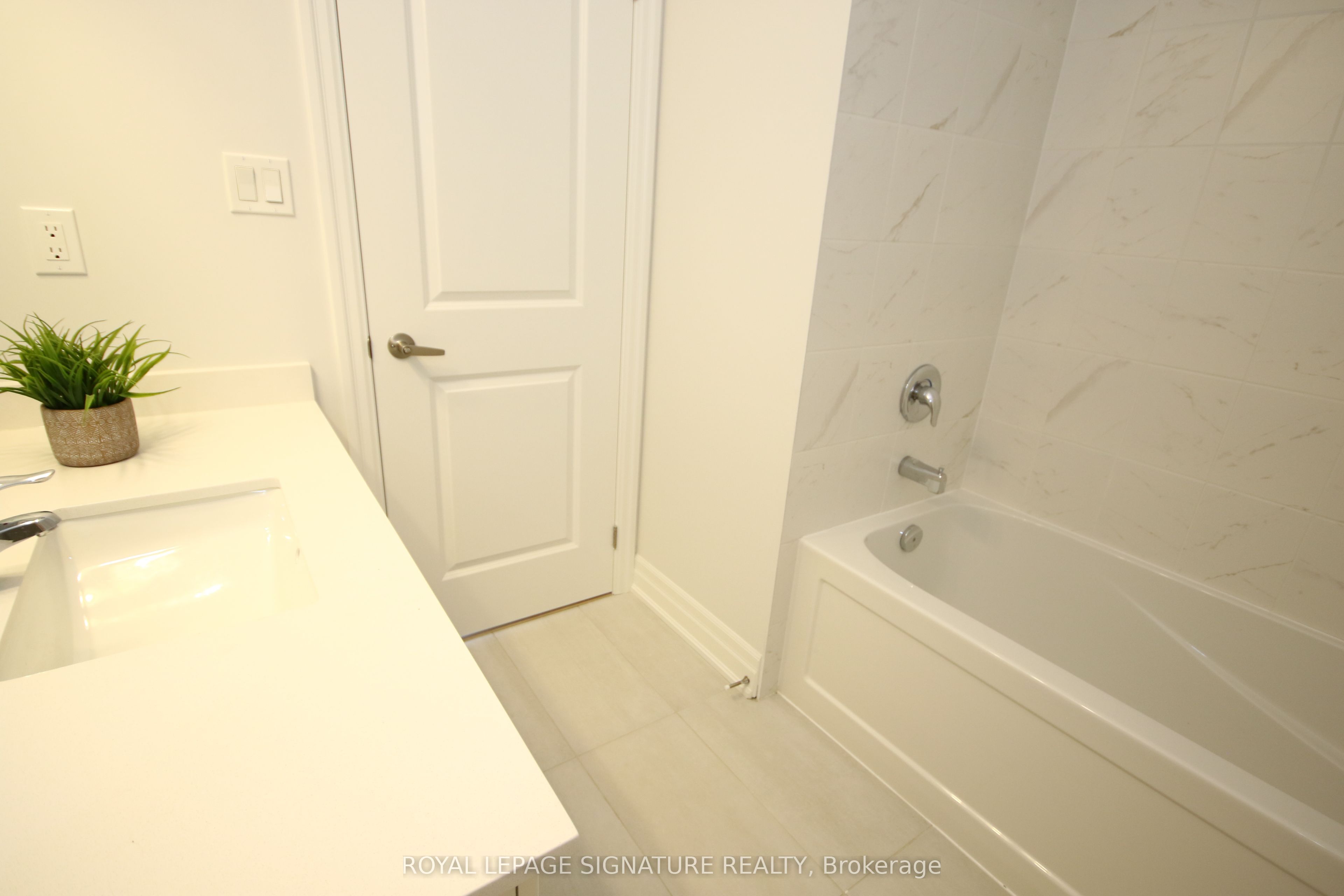 131 Union Boulevard Property Photo 19