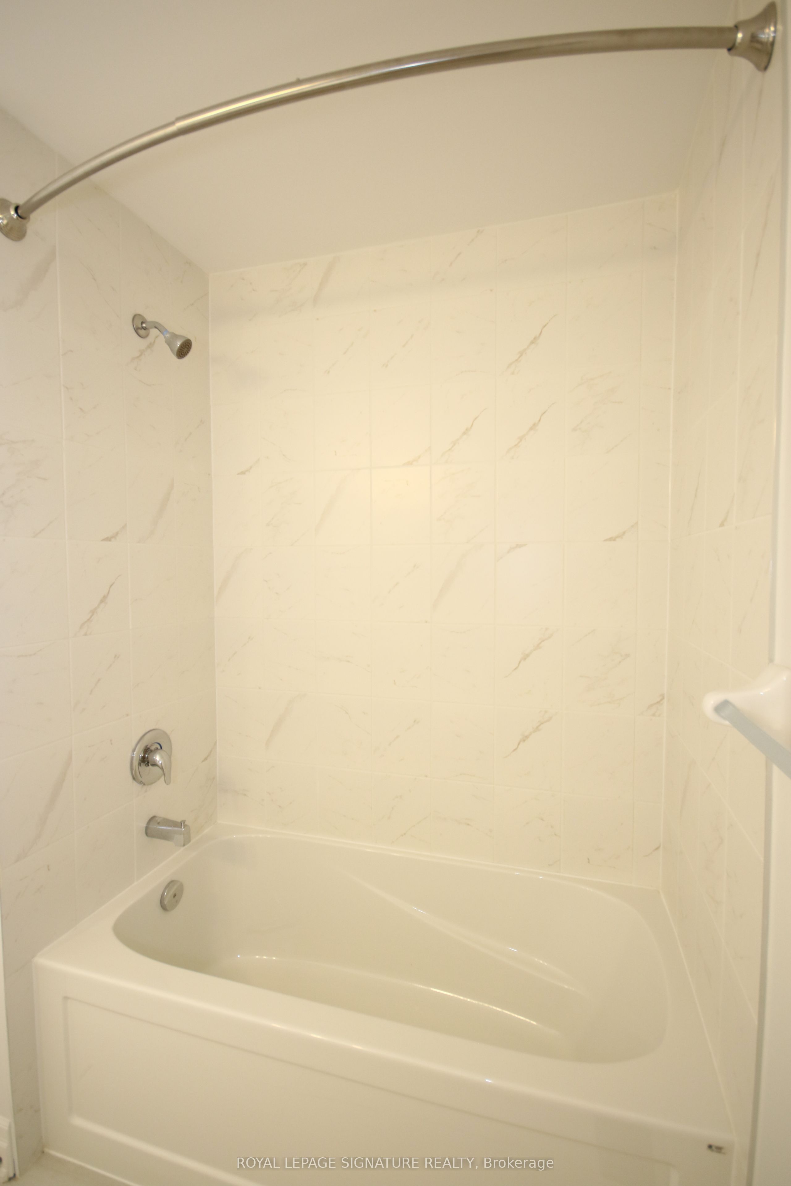 131 Union Boulevard Property Photo 20
