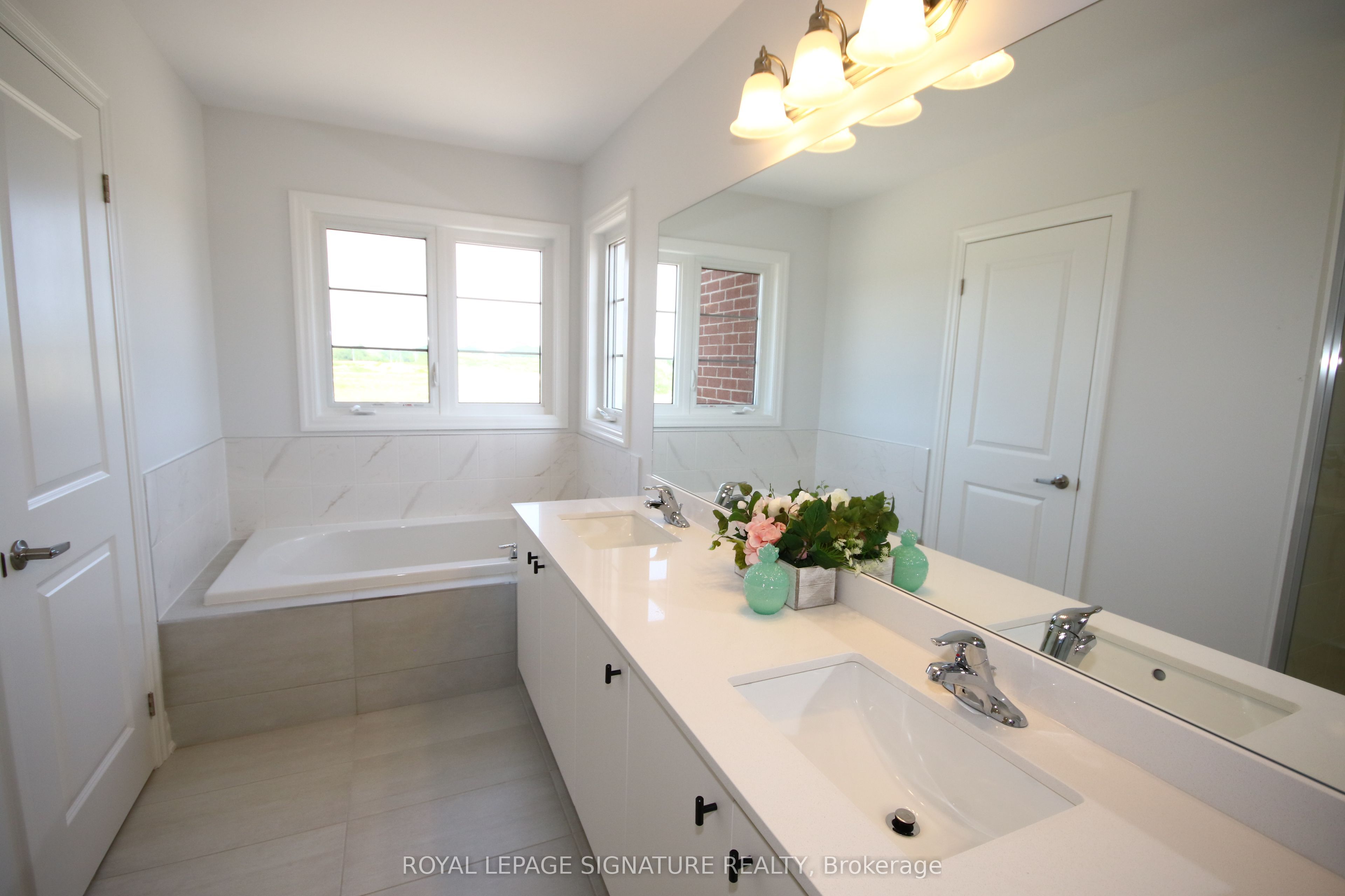 131 Union Boulevard Property Photo 27