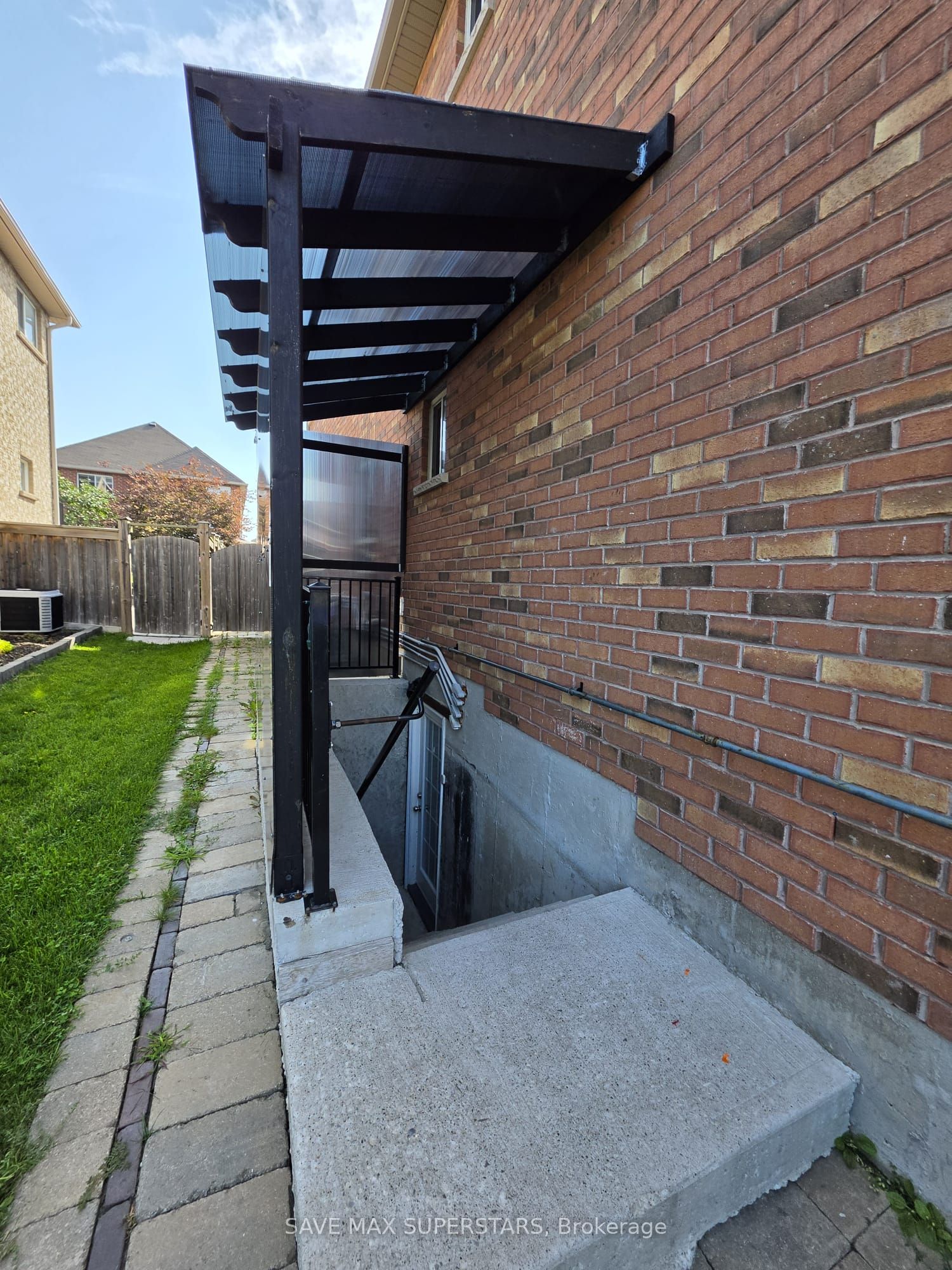 133 The Queensway Way Lower Property Photo 1