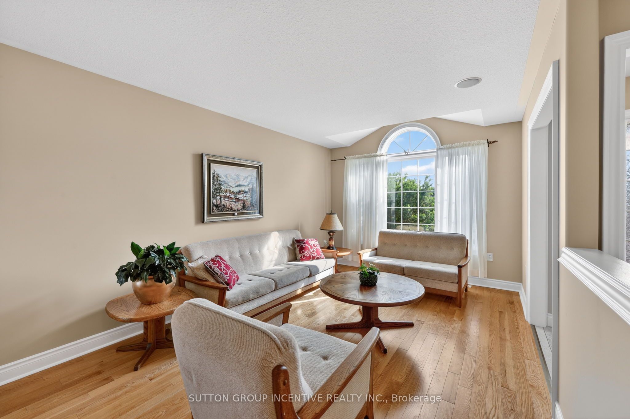 101 Lion's Gate Boulevard Property Photo 5