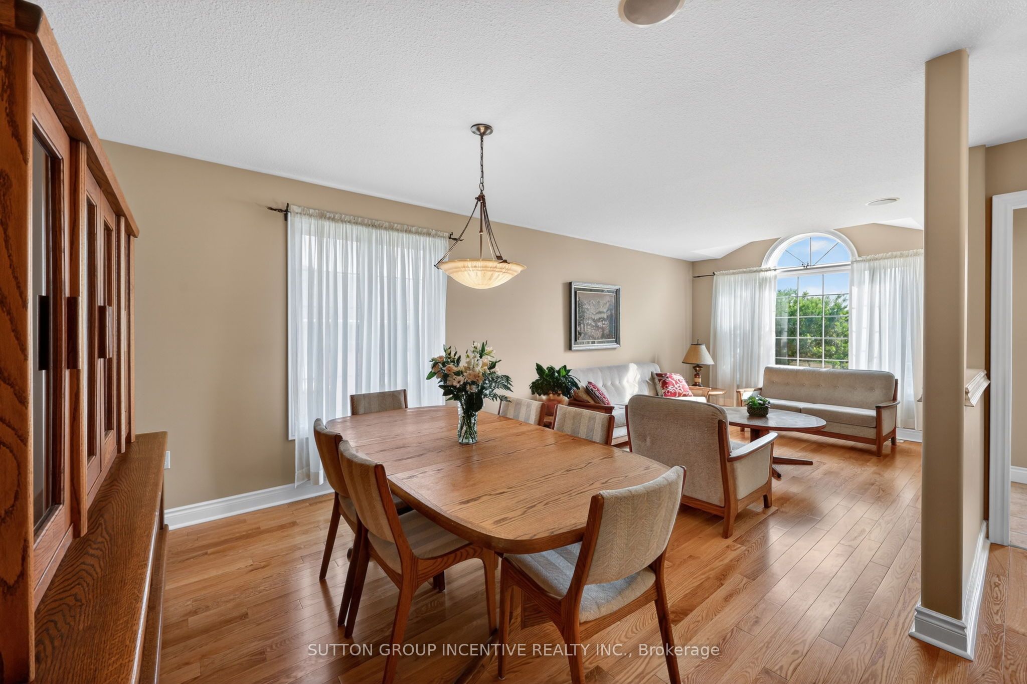 101 Lion's Gate Boulevard Property Photo 6