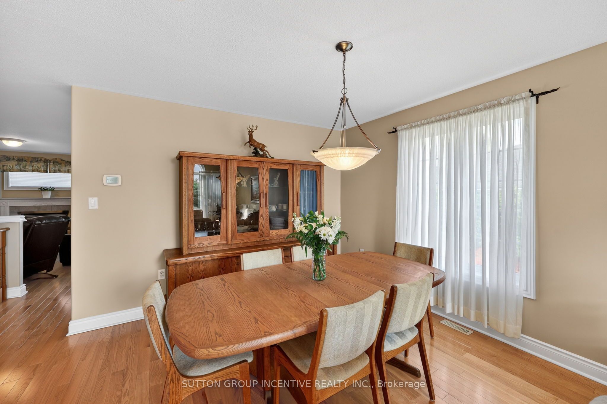101 Lion's Gate Boulevard Property Photo 8