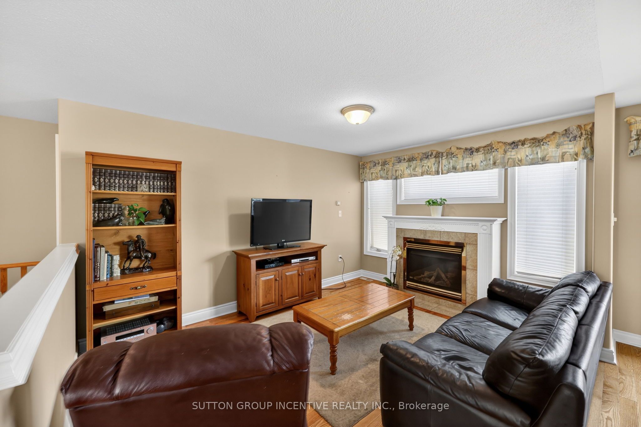 101 Lion's Gate Boulevard Property Photo 10