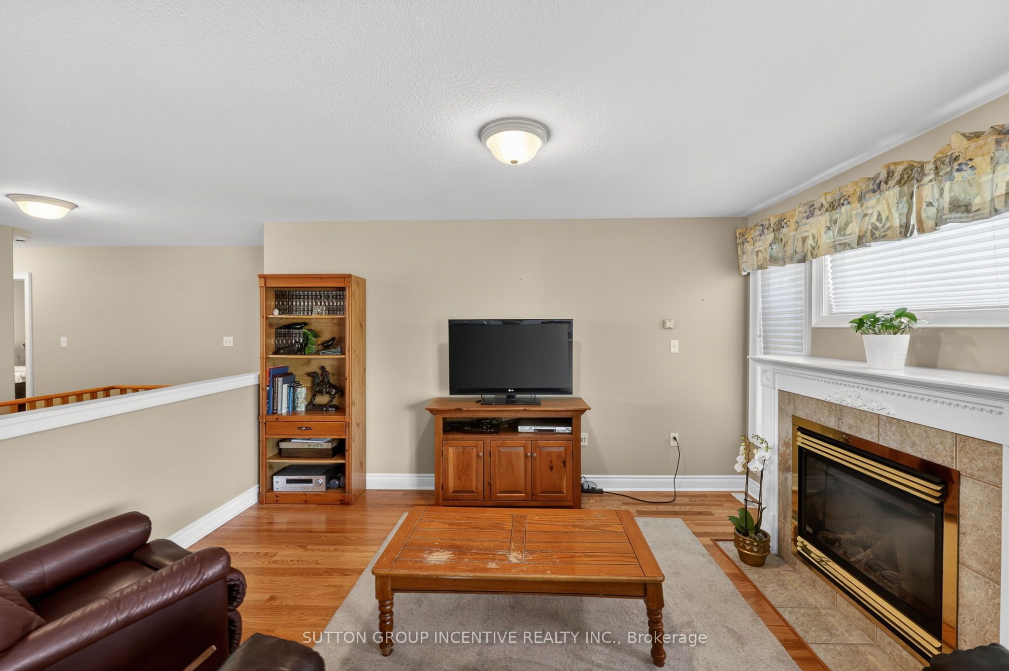 101 Lion's Gate Boulevard Property Photo 12