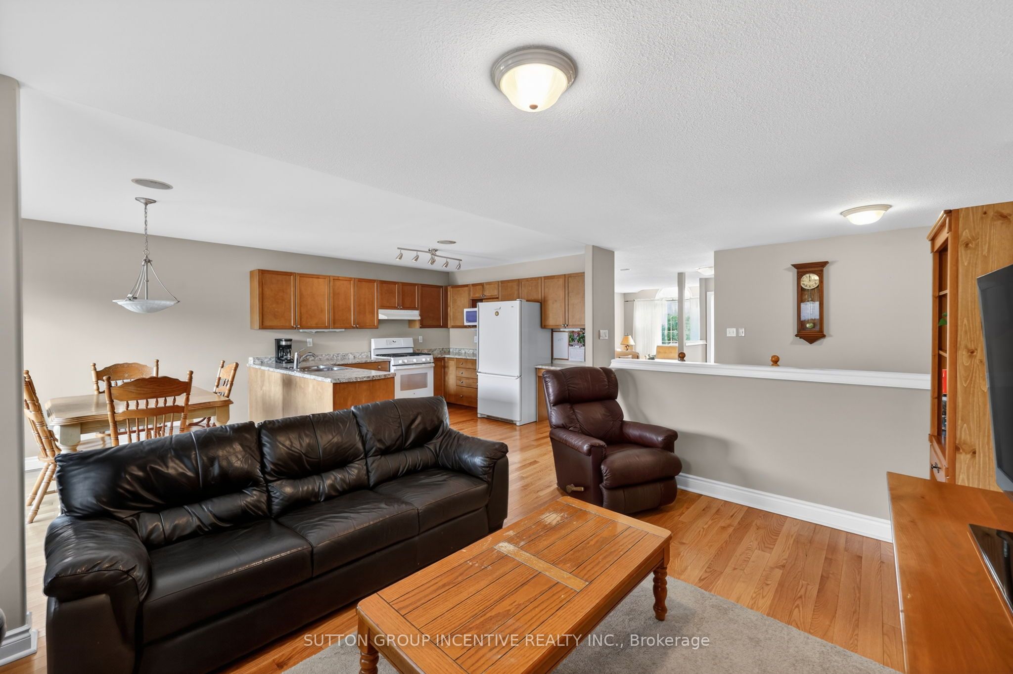 101 Lion's Gate Boulevard Property Photo 13