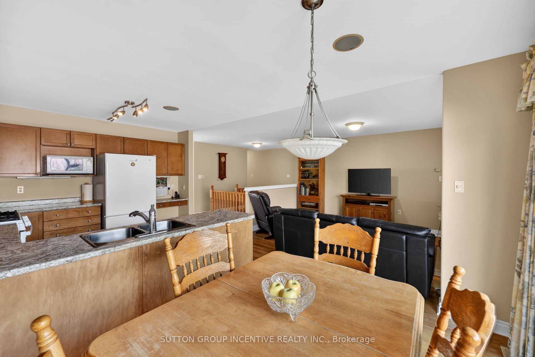 101 Lion's Gate Boulevard Property Photo 20