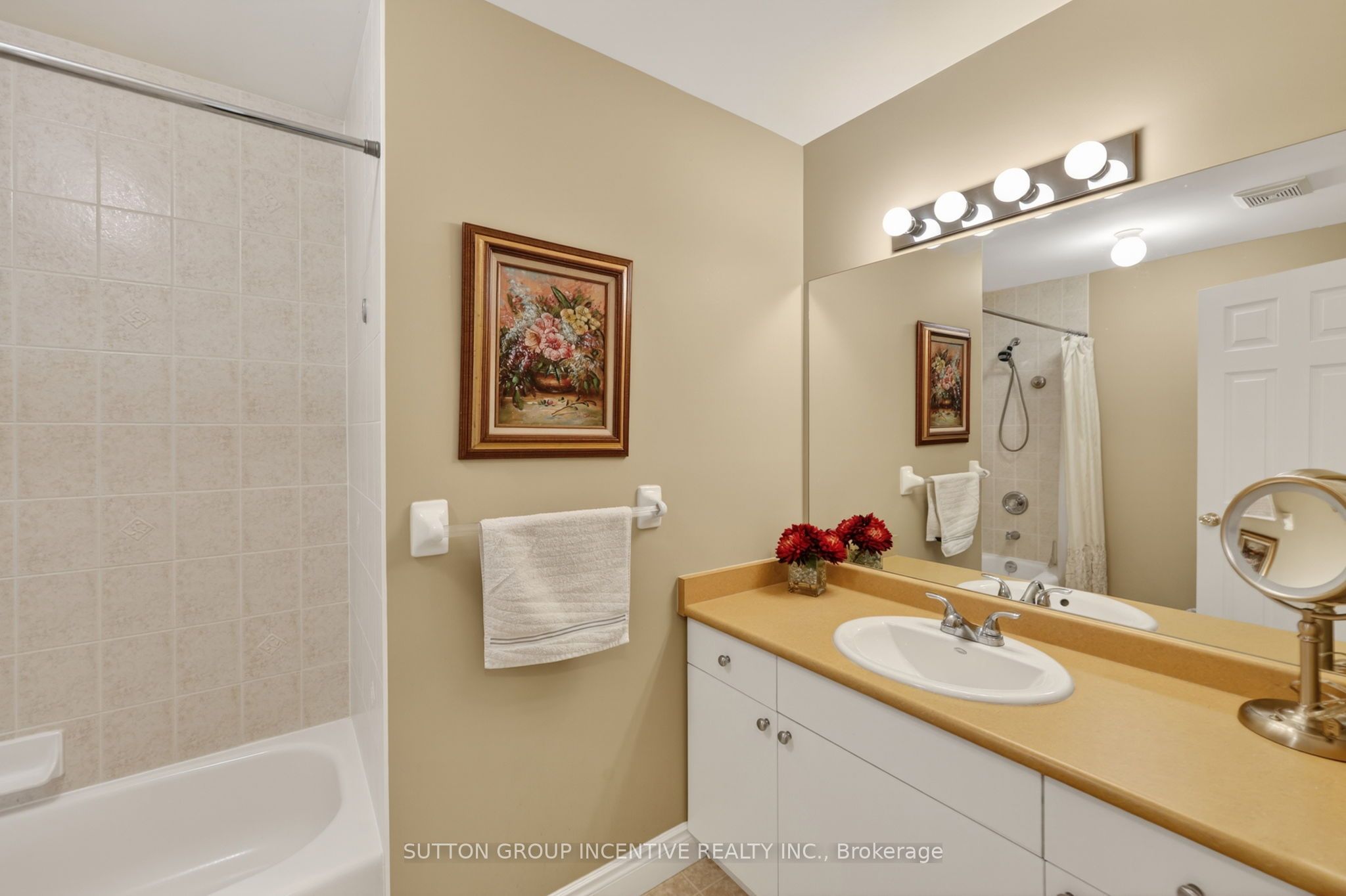 101 Lion's Gate Boulevard Property Photo 27
