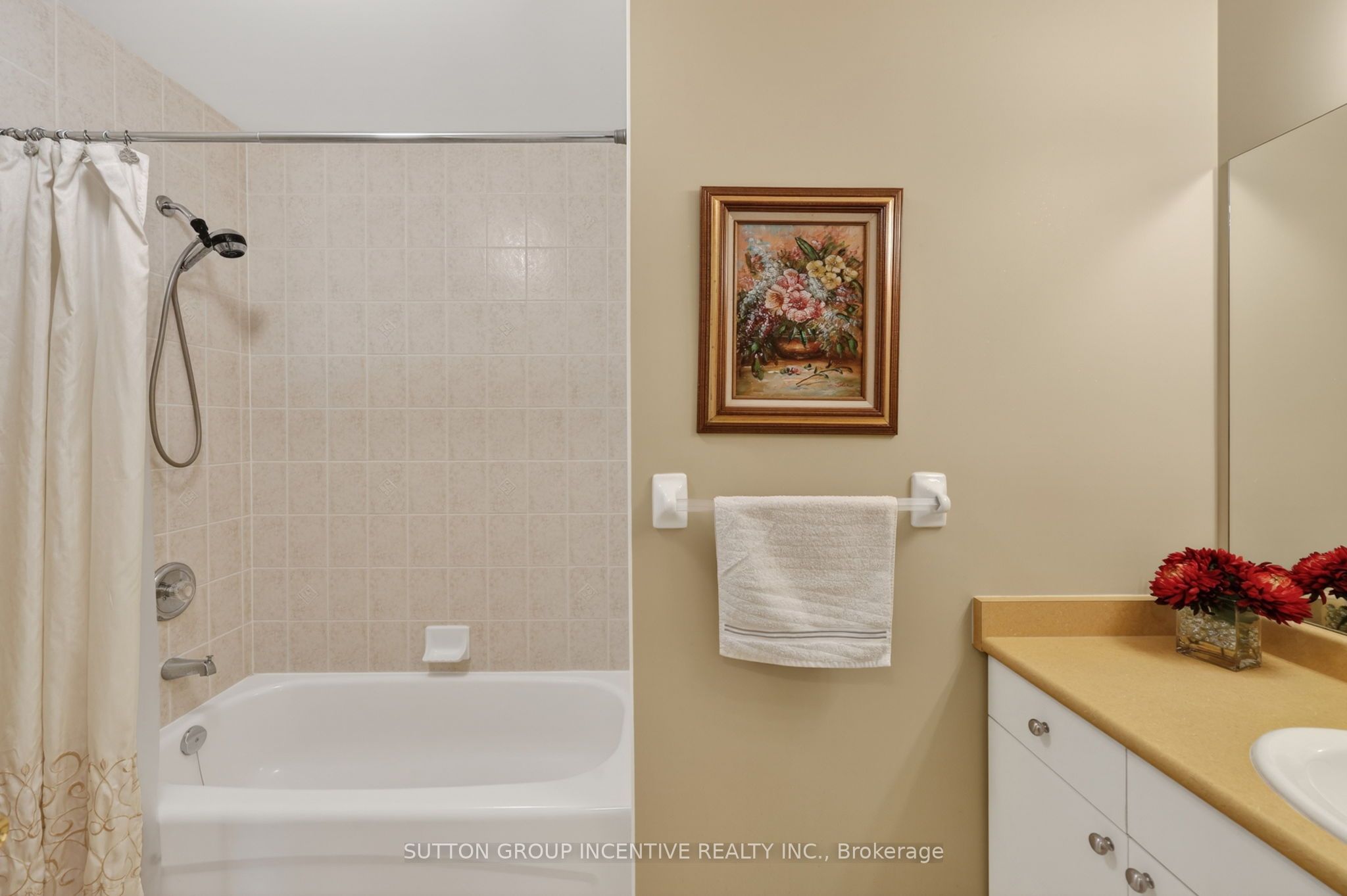 101 Lion's Gate Boulevard Property Photo 28