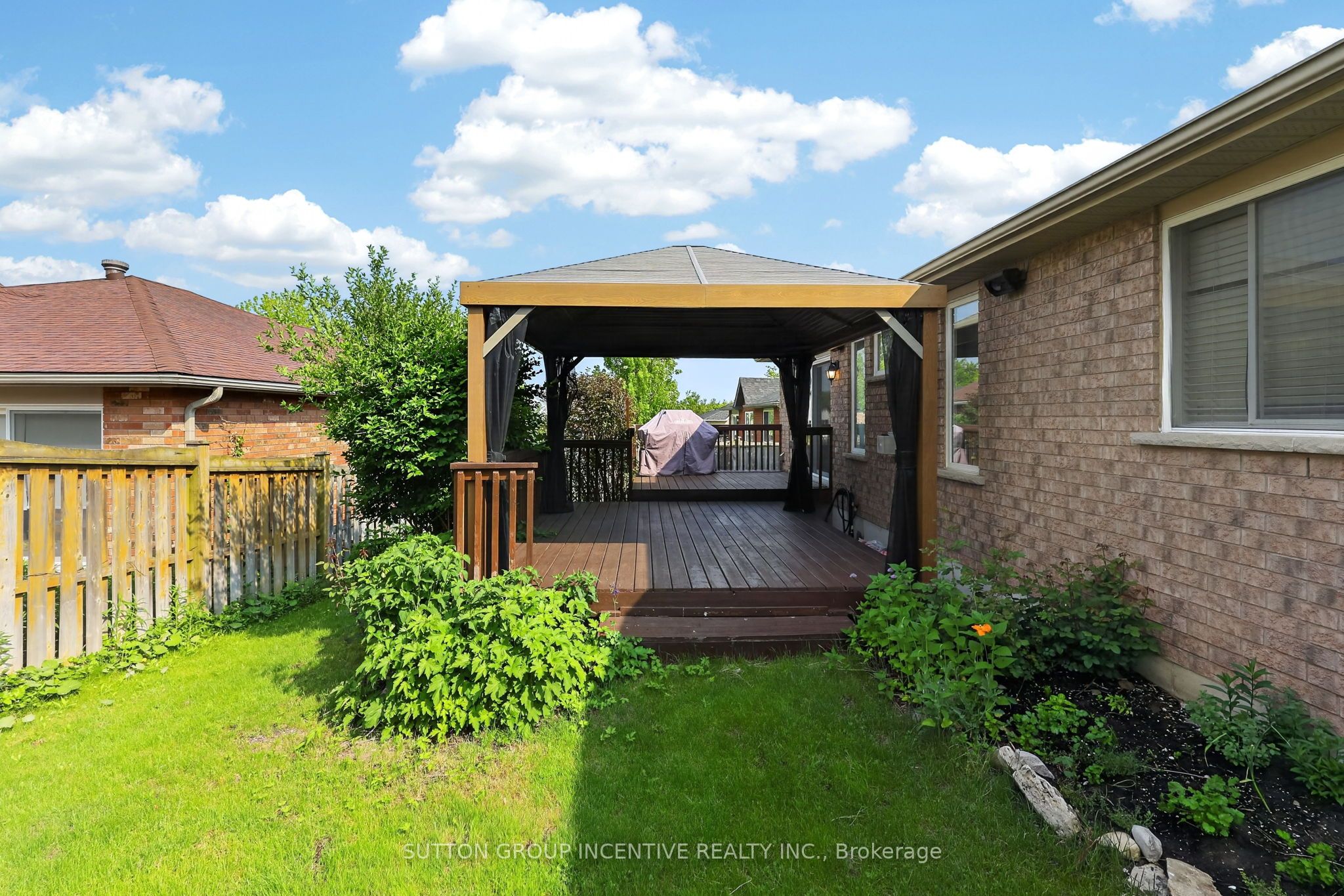101 Lion's Gate Boulevard Property Photo 35