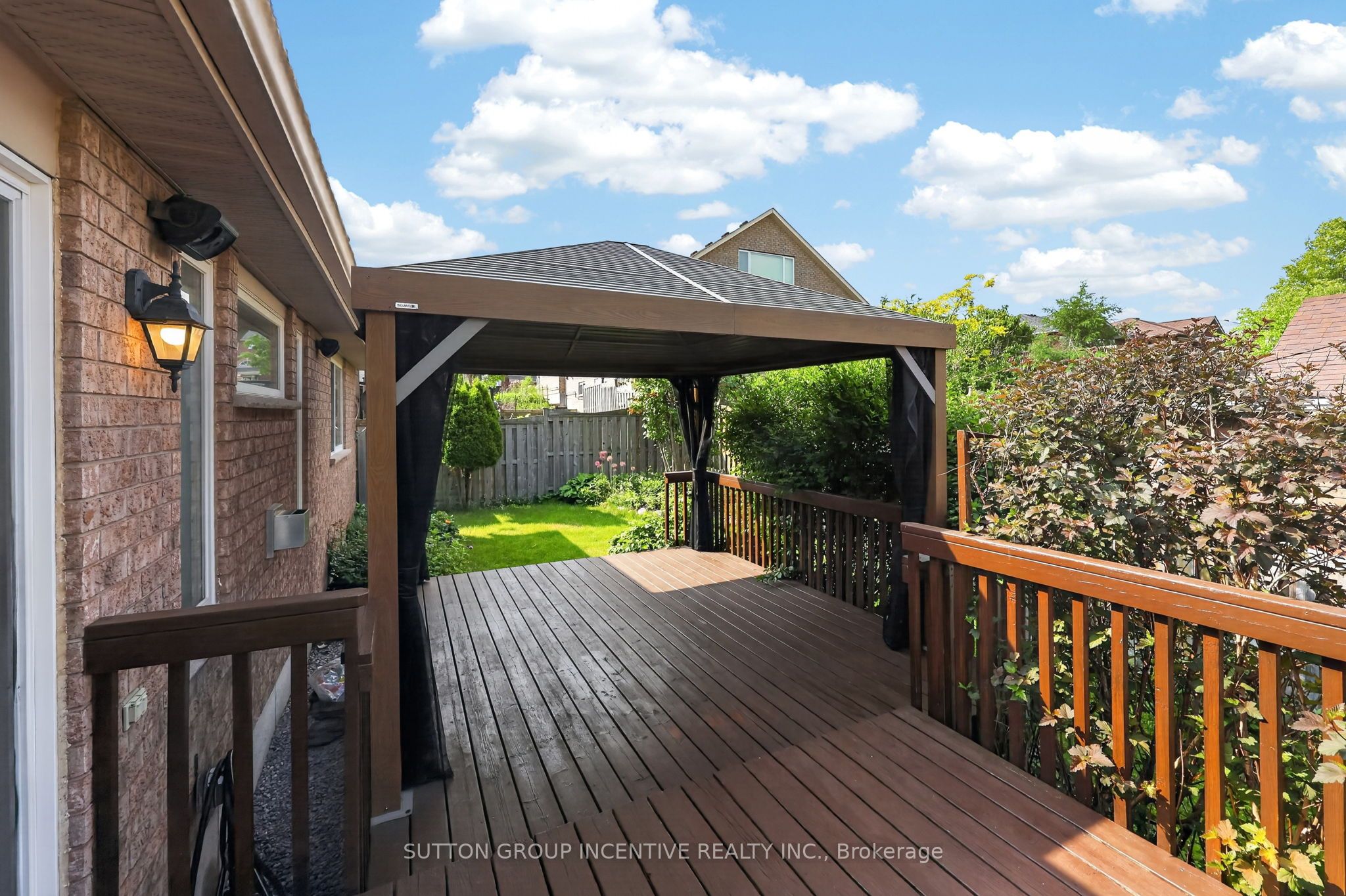 101 Lion's Gate Boulevard Property Photo 37