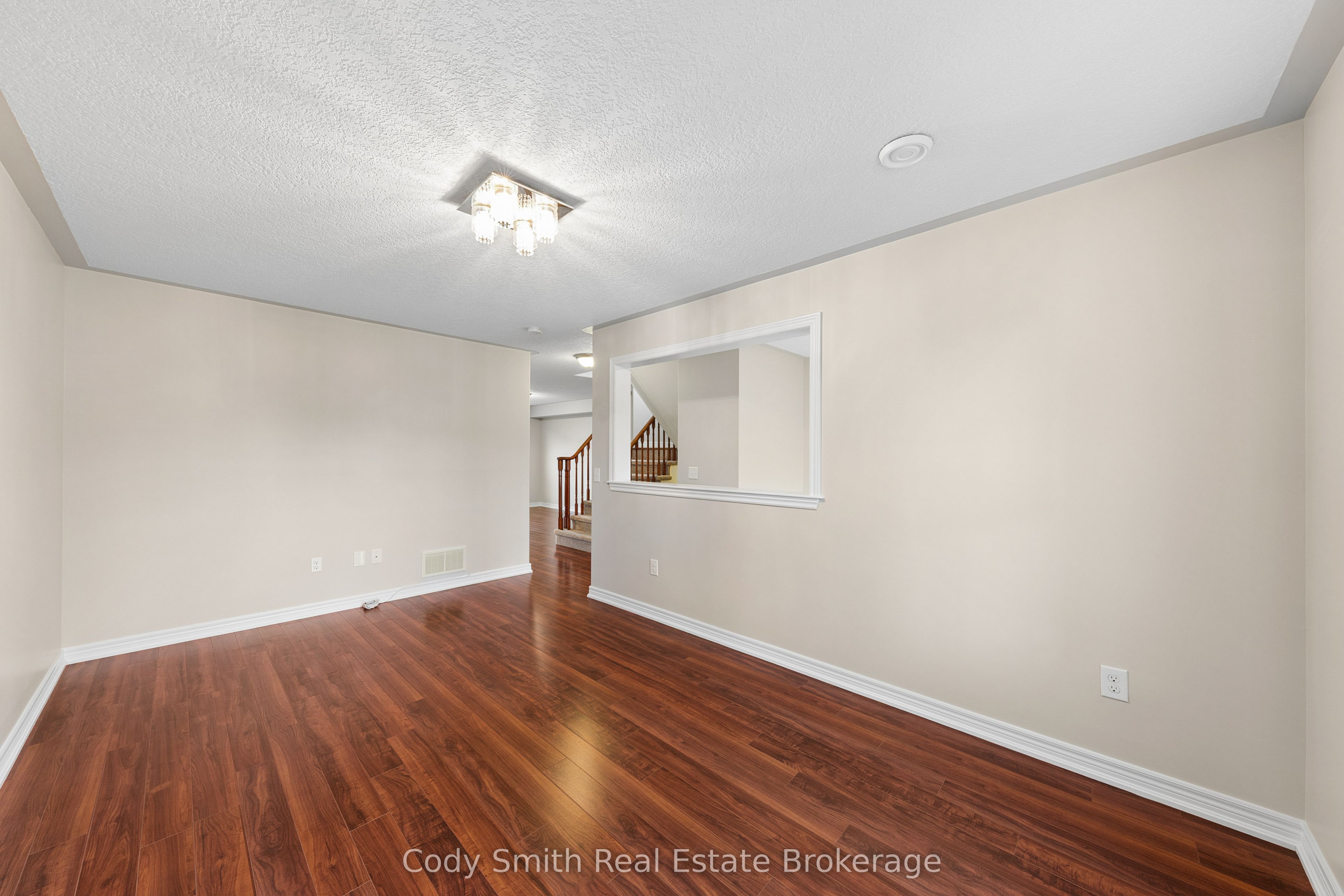 88 Pearl Drive Property Photo 2