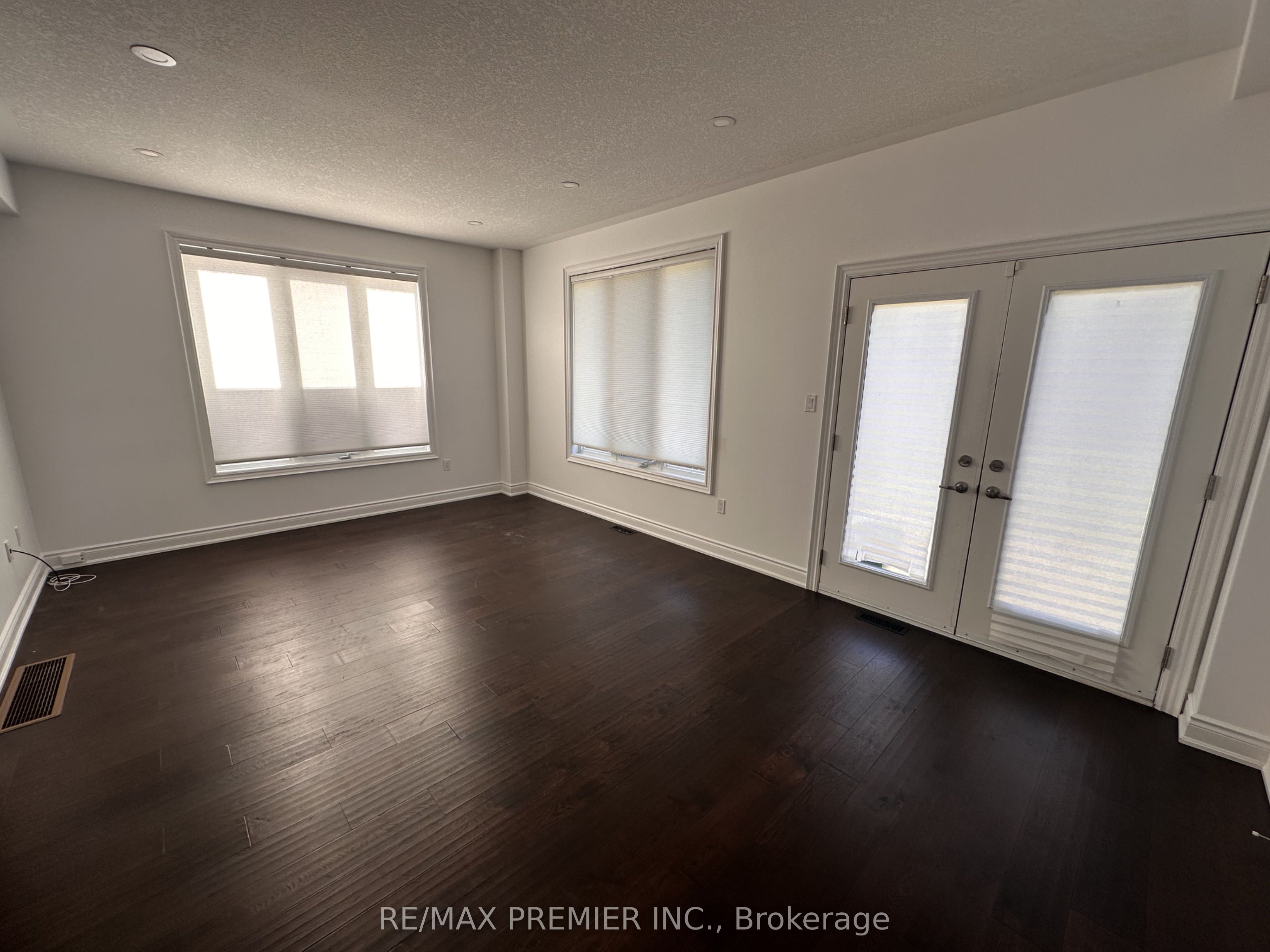 201 Alva Street Property Photo 6