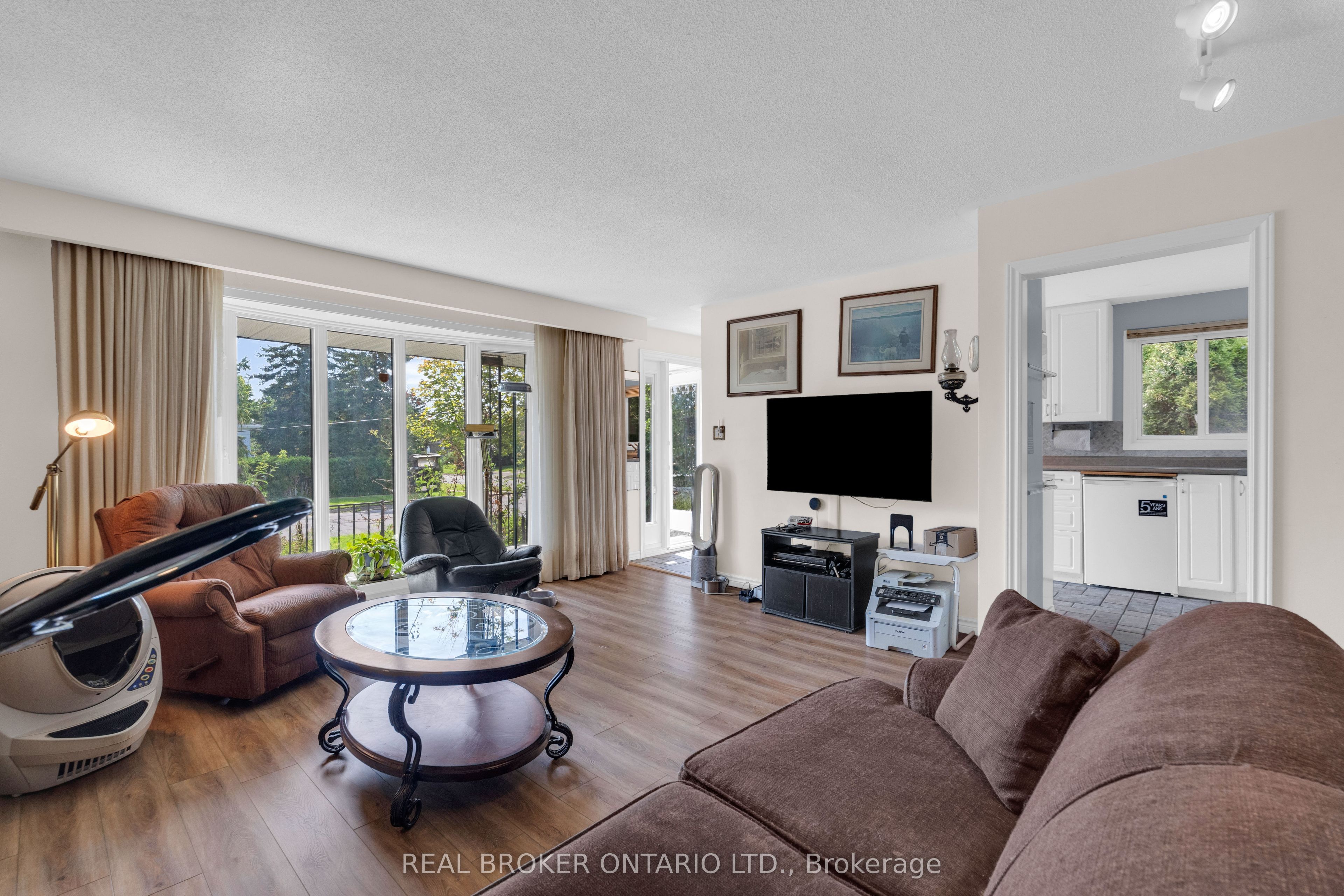 61 Bernick Drive Property Photo 6