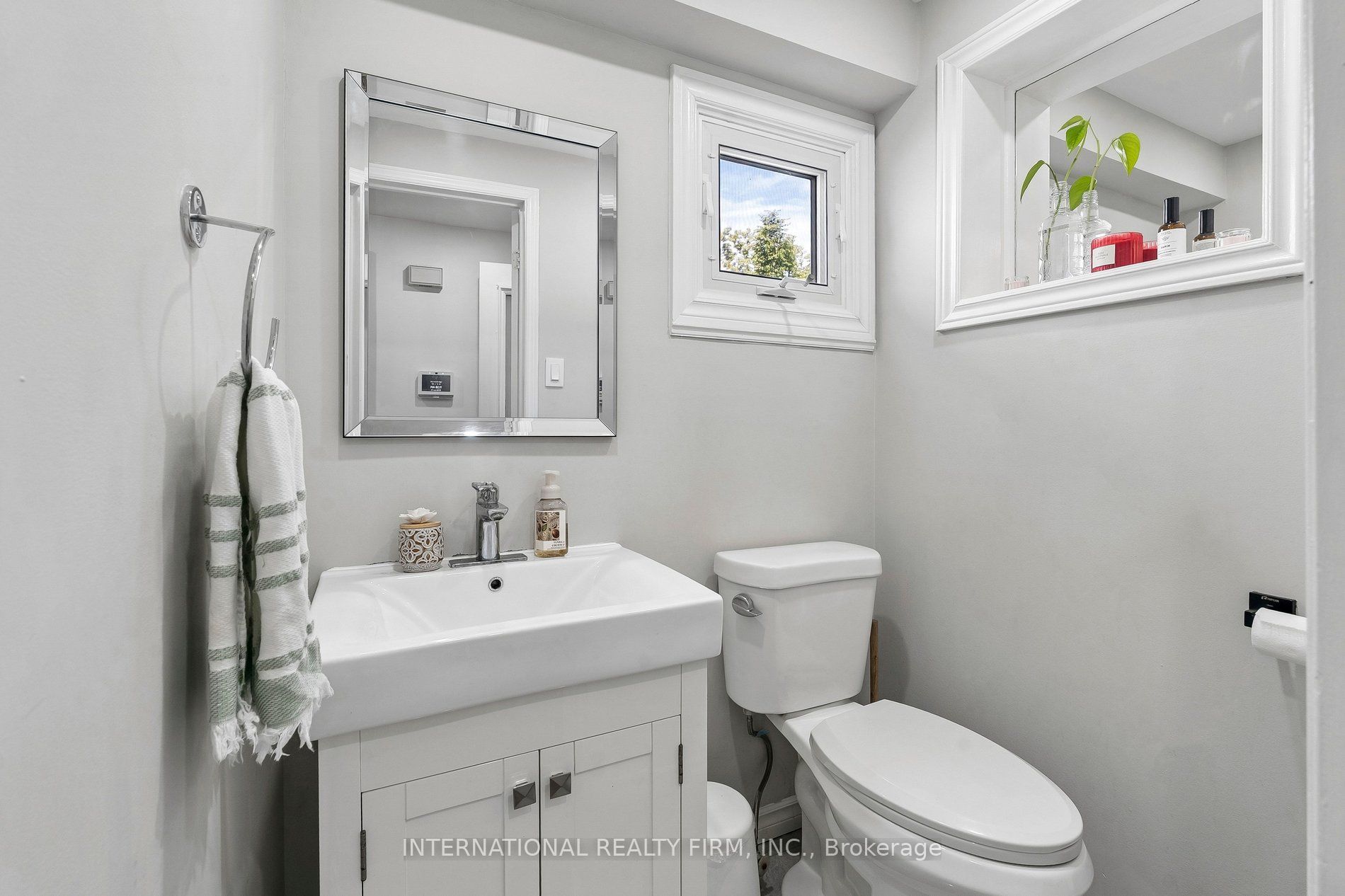 206 Hickling Trail Property Photo 4