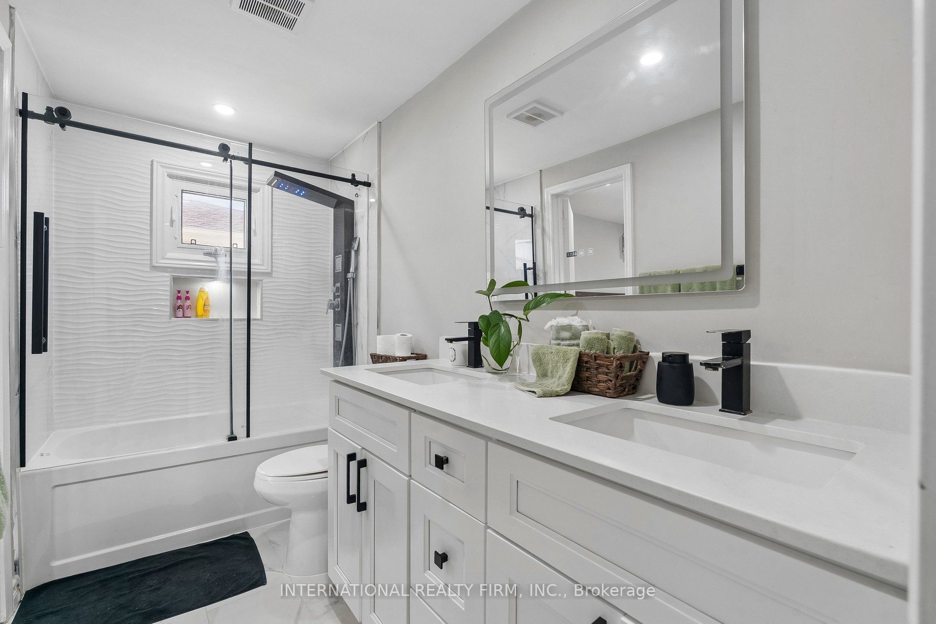 206 Hickling Trail Property Photo 19