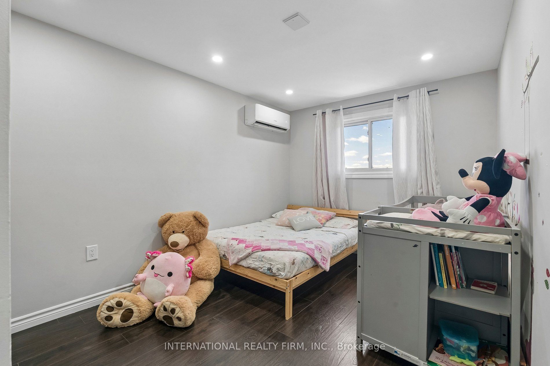 206 Hickling Trail Property Photo 22