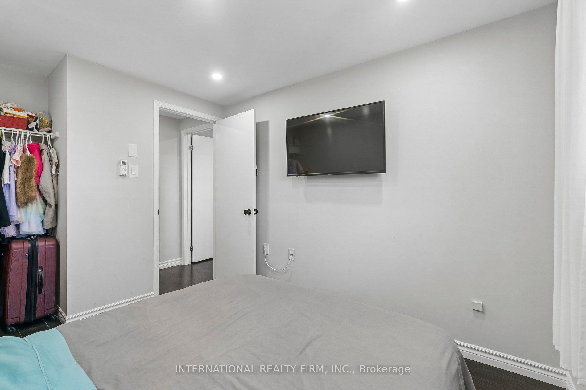 206 Hickling Trail Property Photo 24
