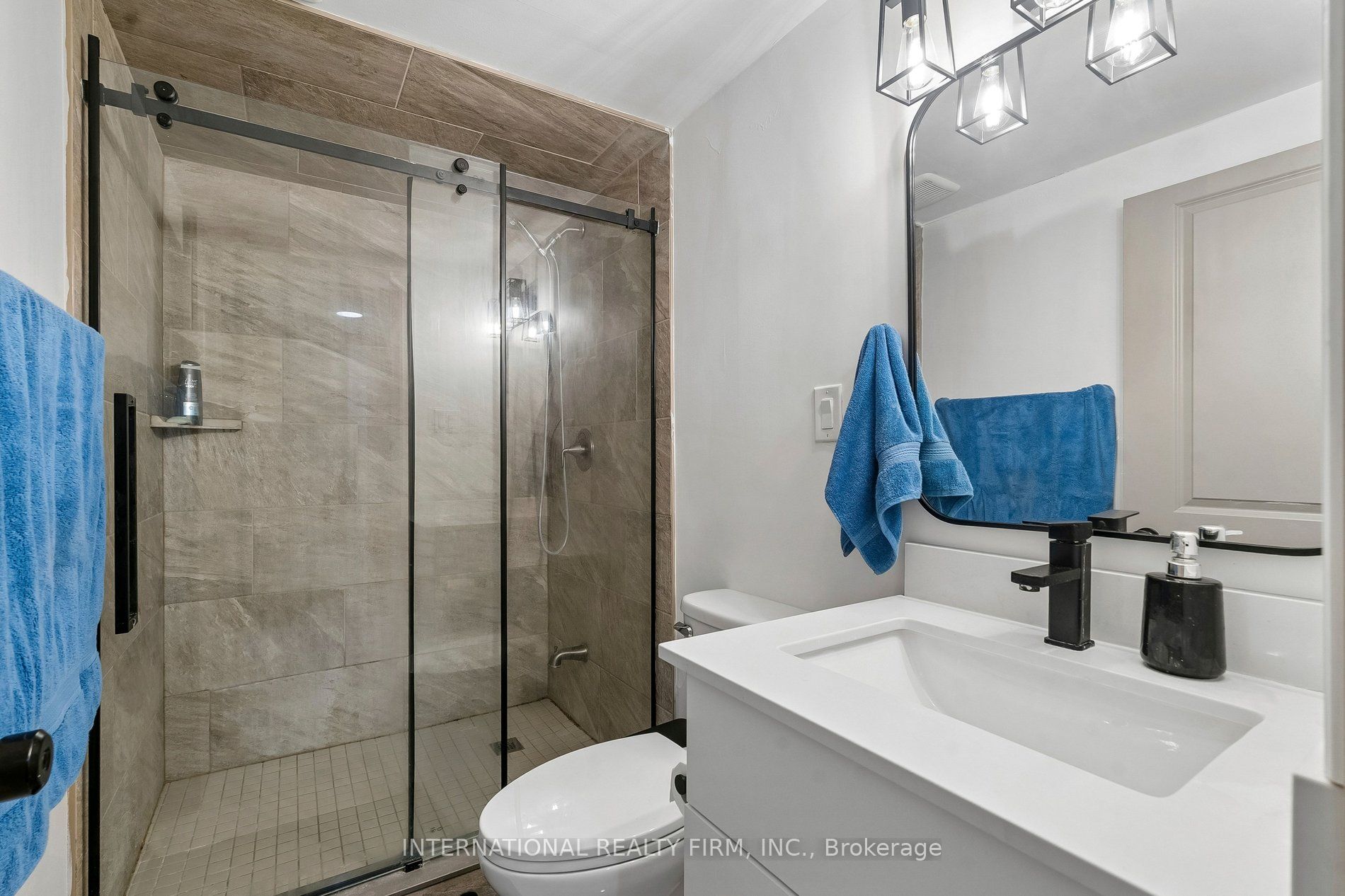 206 Hickling Trail Property Photo 26
