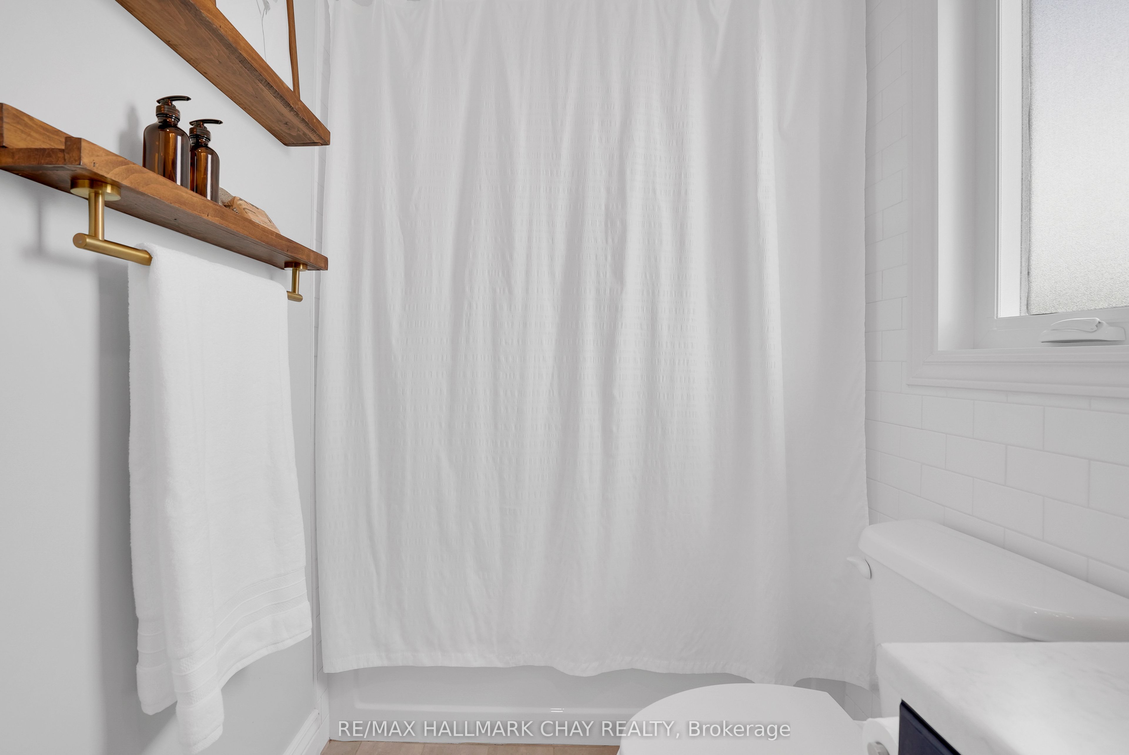 100 Copeman Crescent Property Photo 16