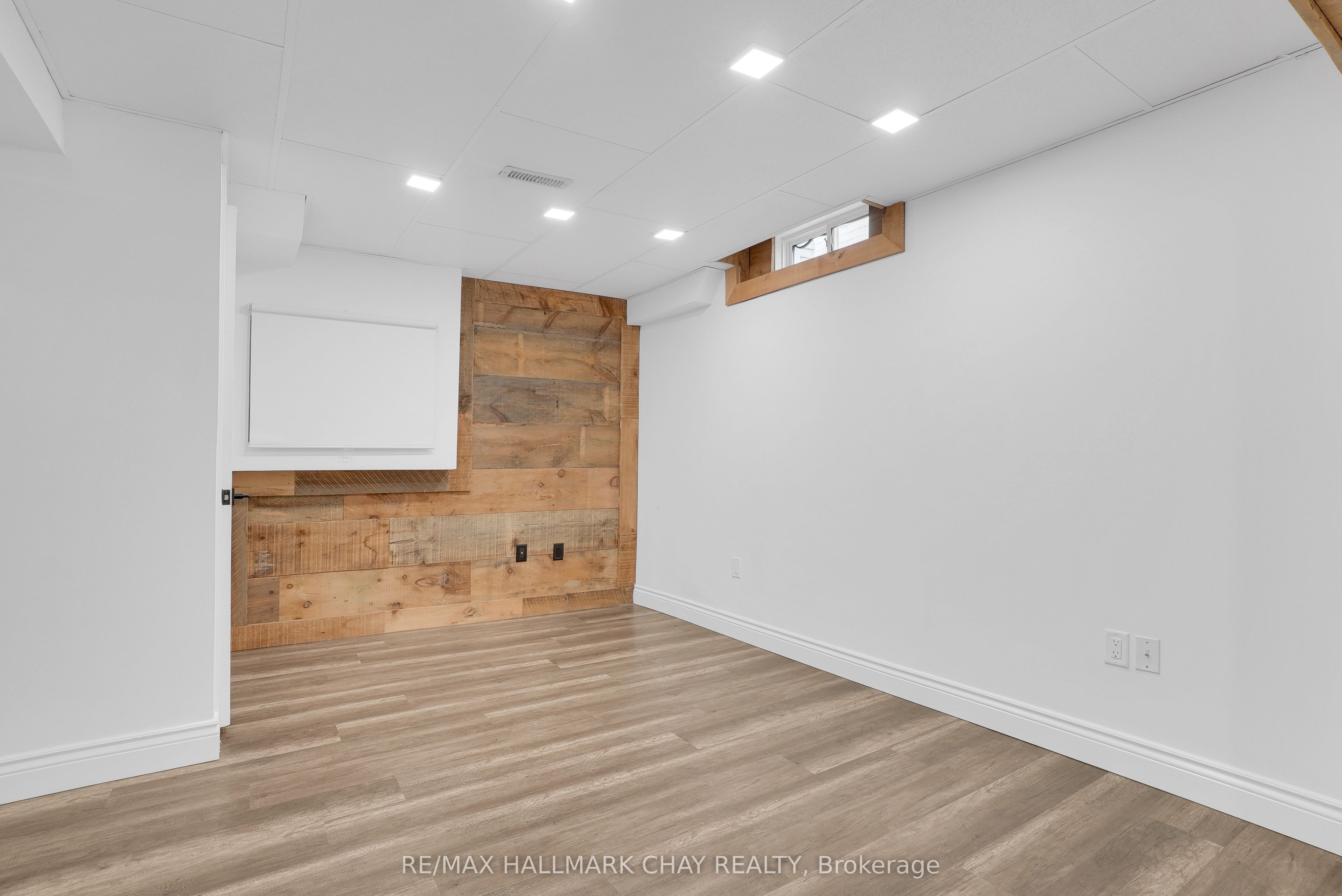 100 Copeman Crescent Property Photo 22