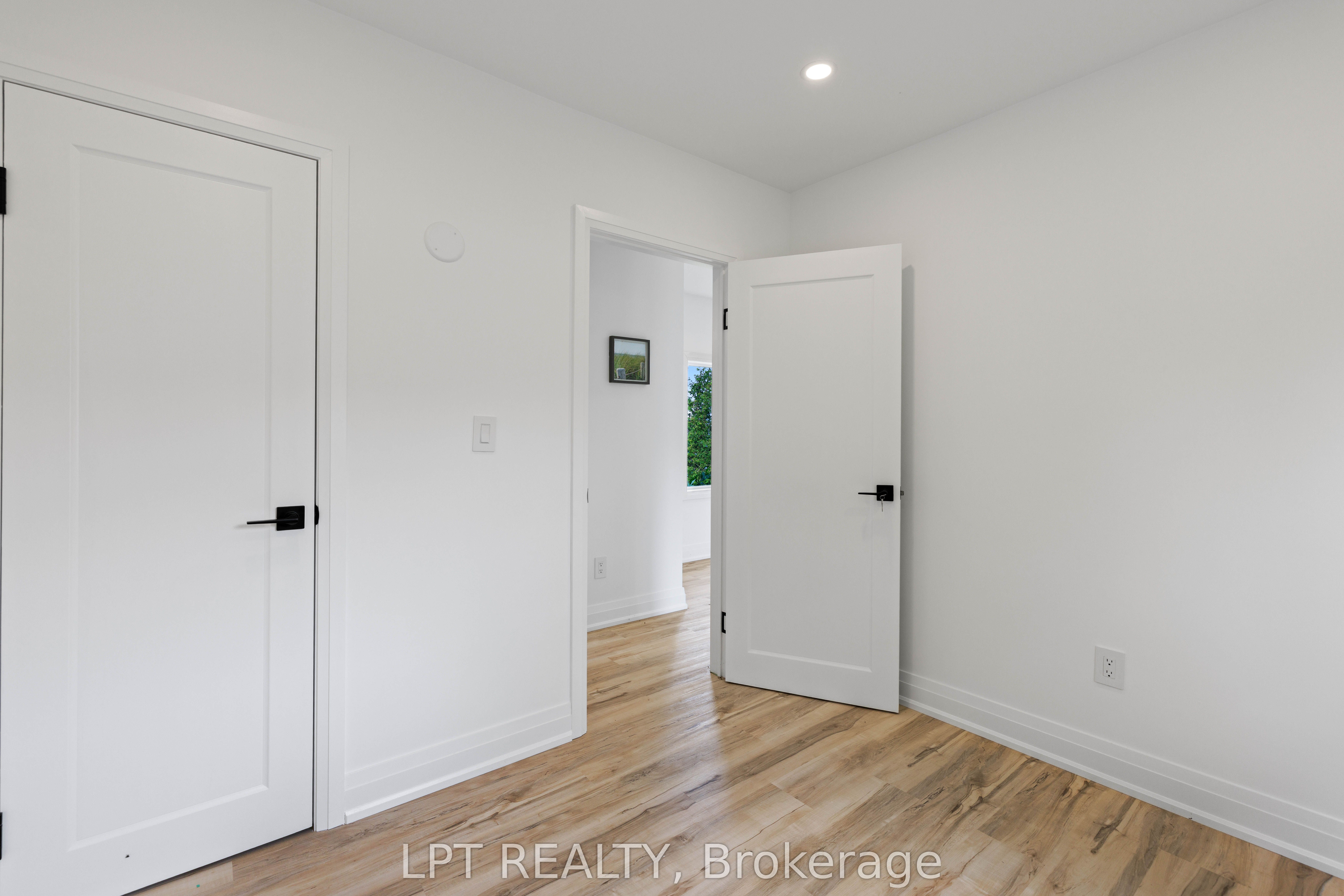 47 Moon Point Drive Property Photo 16