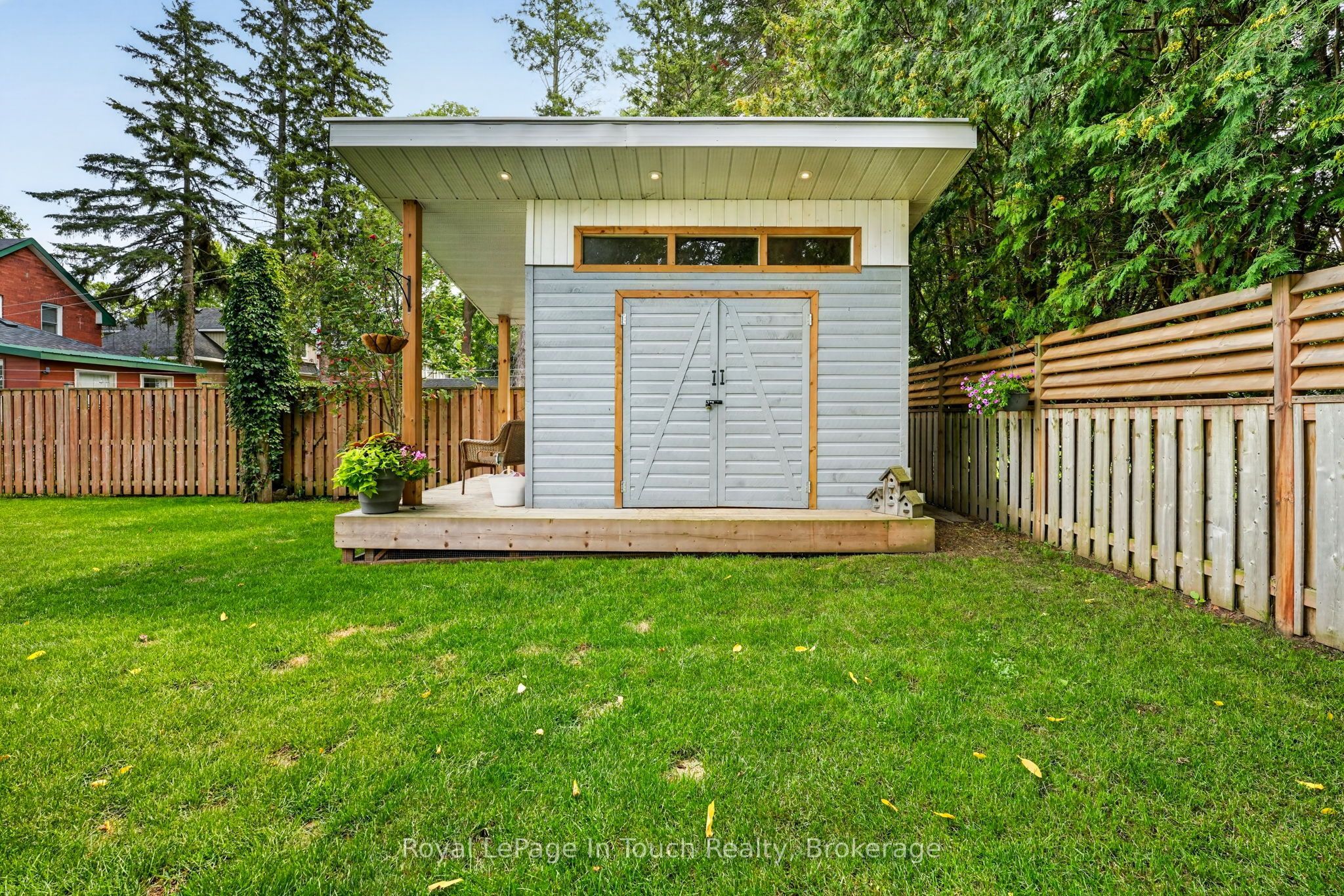 400 Russell Street Property Photo 35